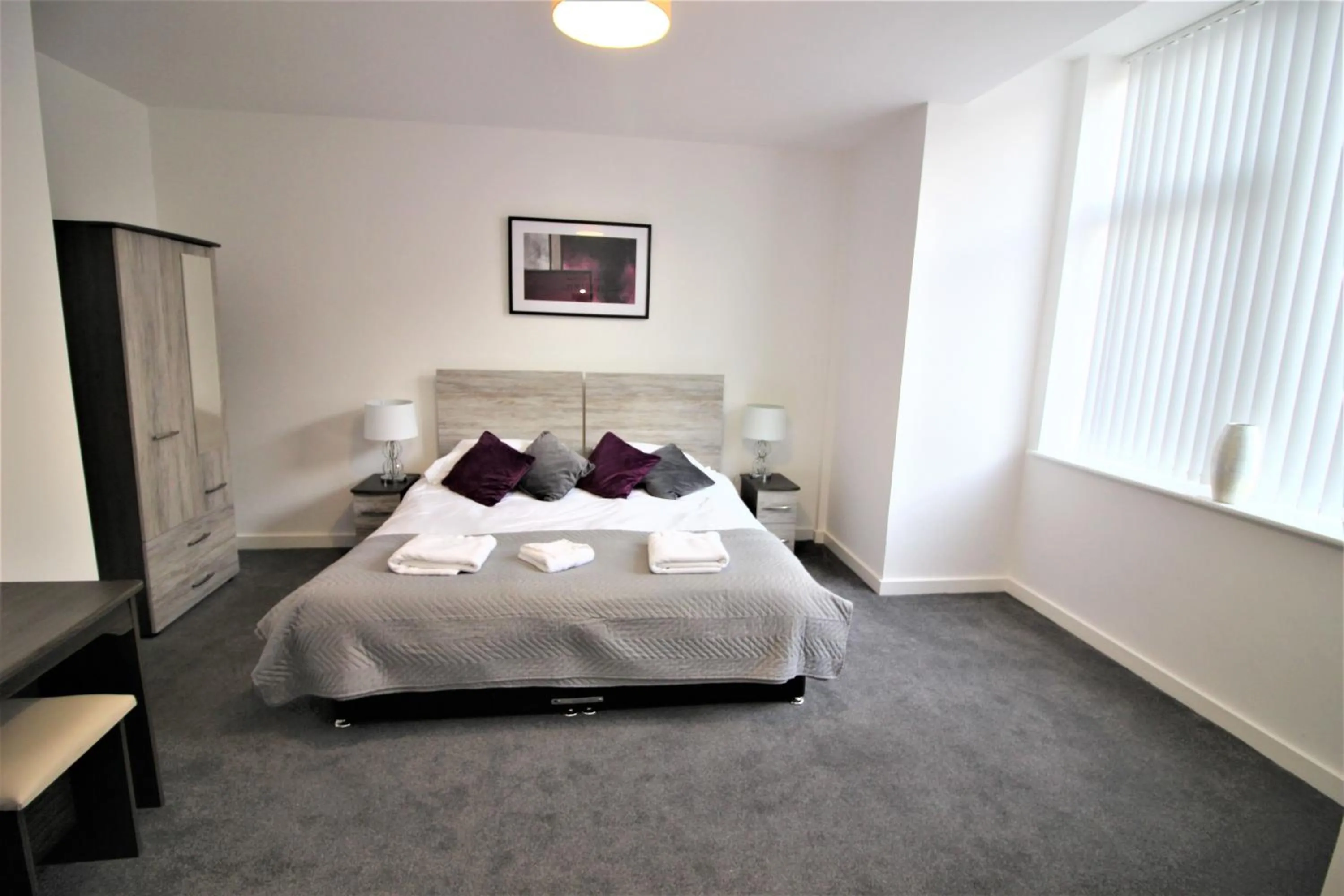 Bedroom, Bed in City Suites by Guestz