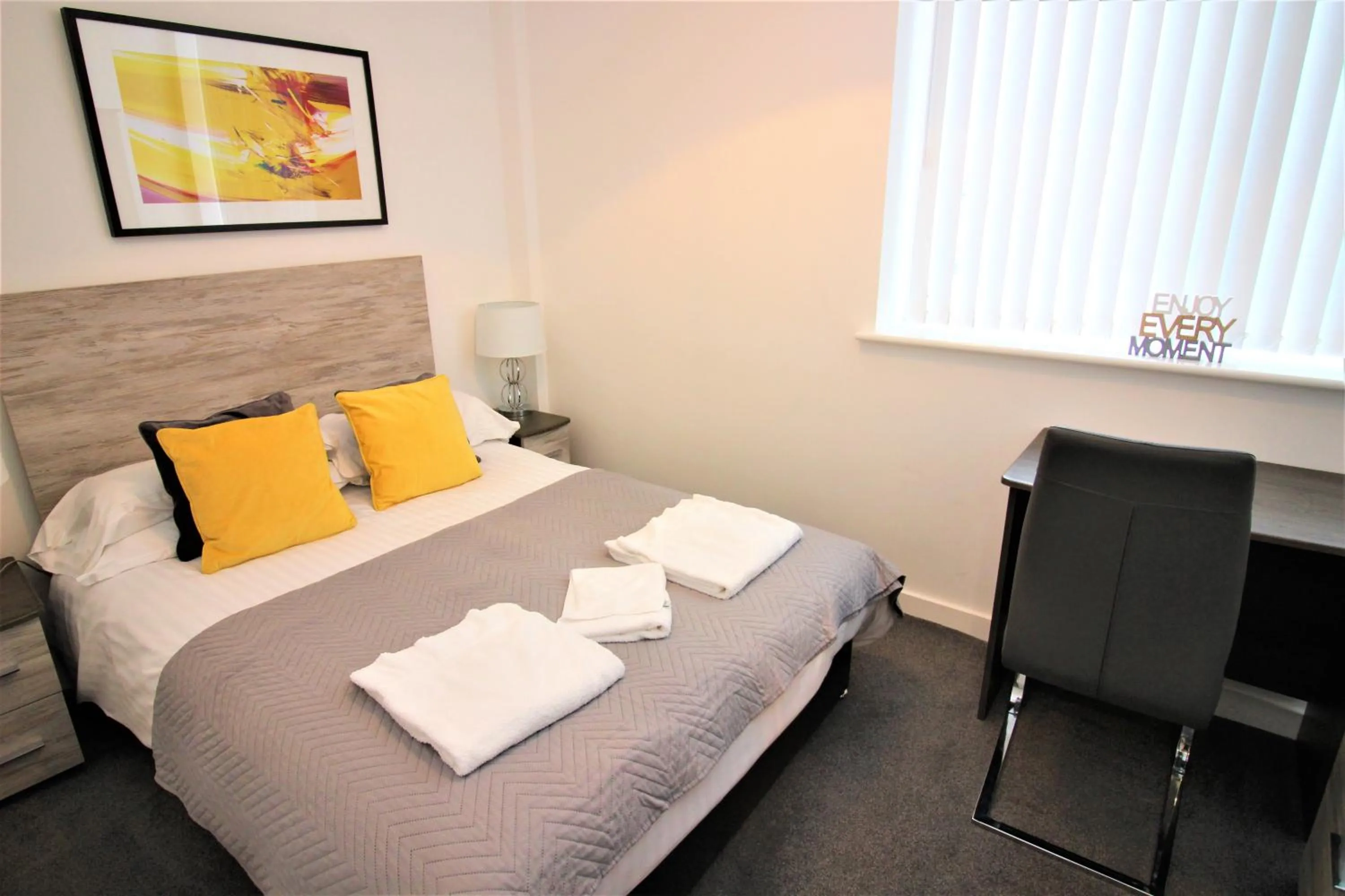 Bedroom, Bed in City Suites by Guestz