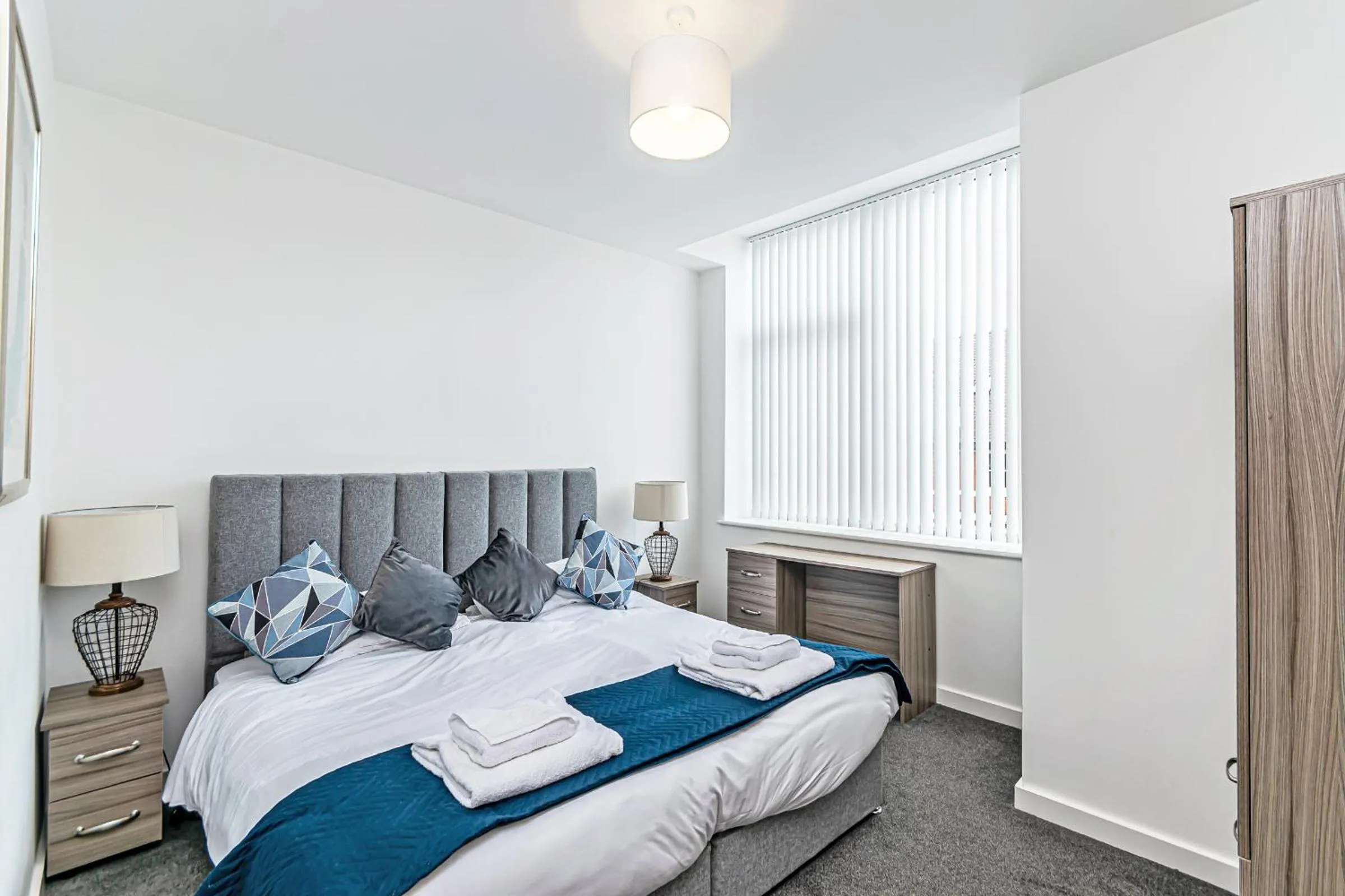 Bedroom, Bed in City Suites by Guestz