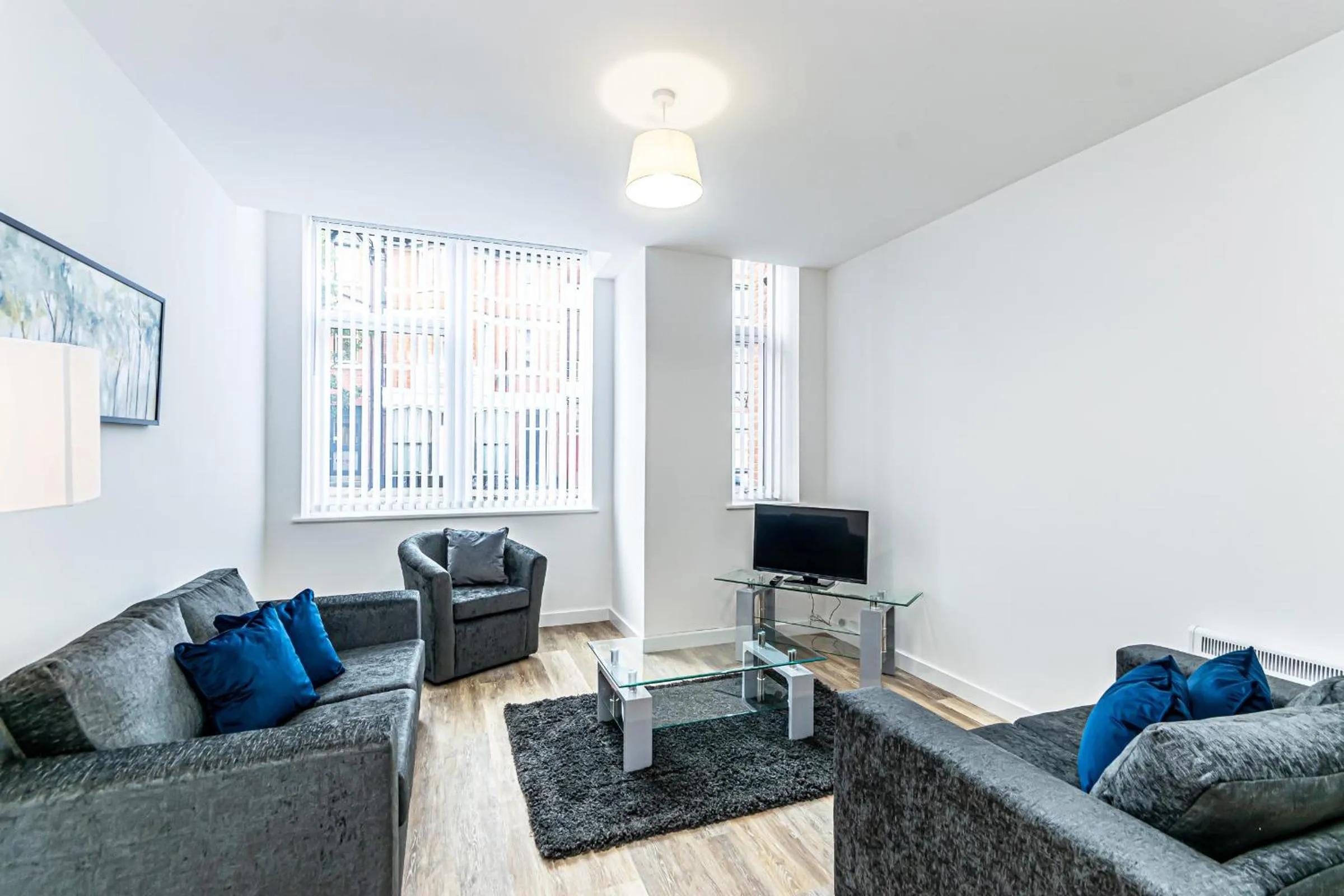 TV and multimedia in City Suites by Guestz