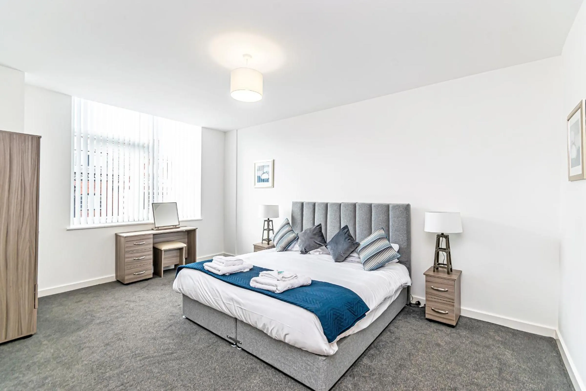 Bedroom, Bed in City Suites by Guestz