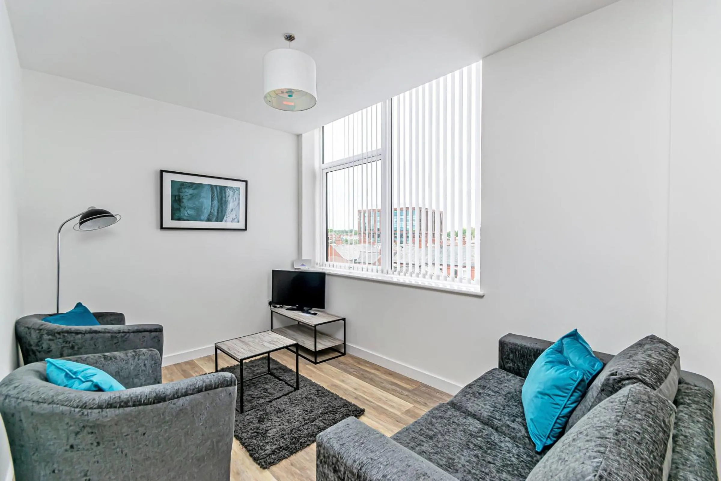 TV and multimedia in City Suites by Guestz