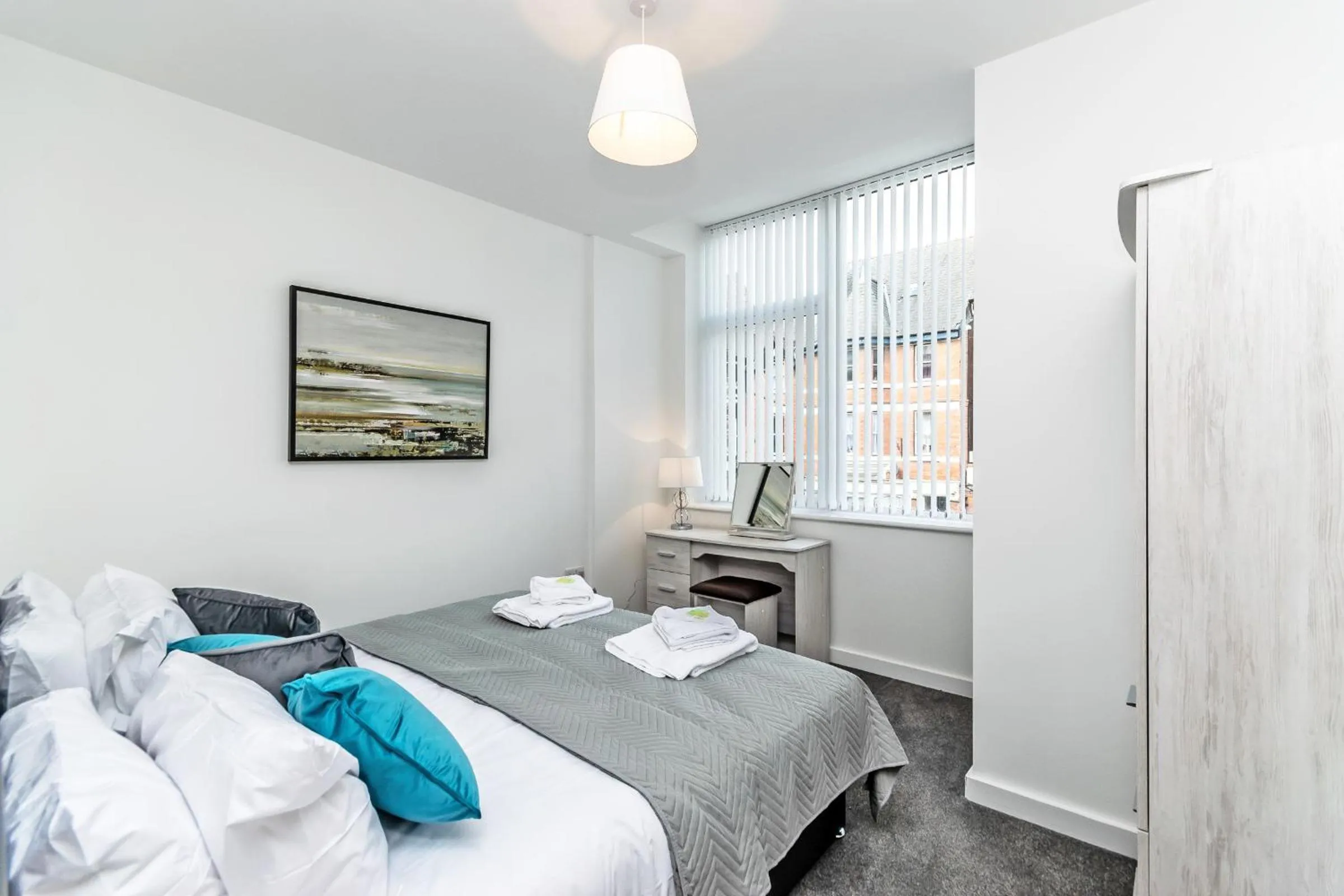 Bedroom, Bed in City Suites by Guestz