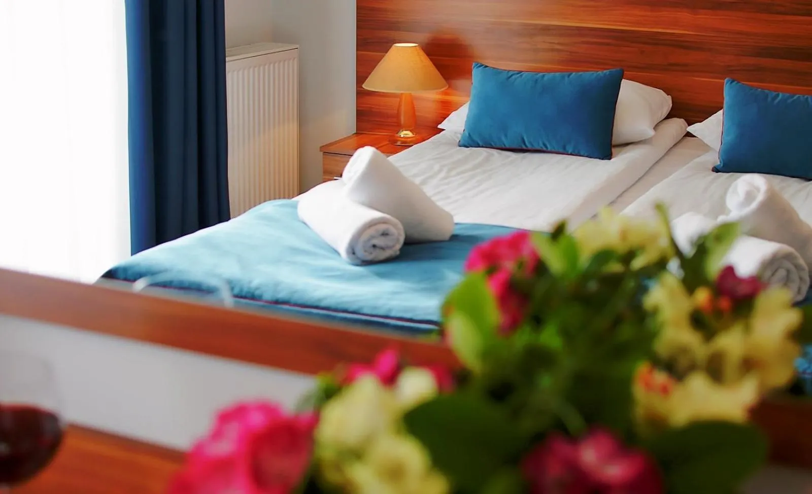 towels, Bed in Amberia