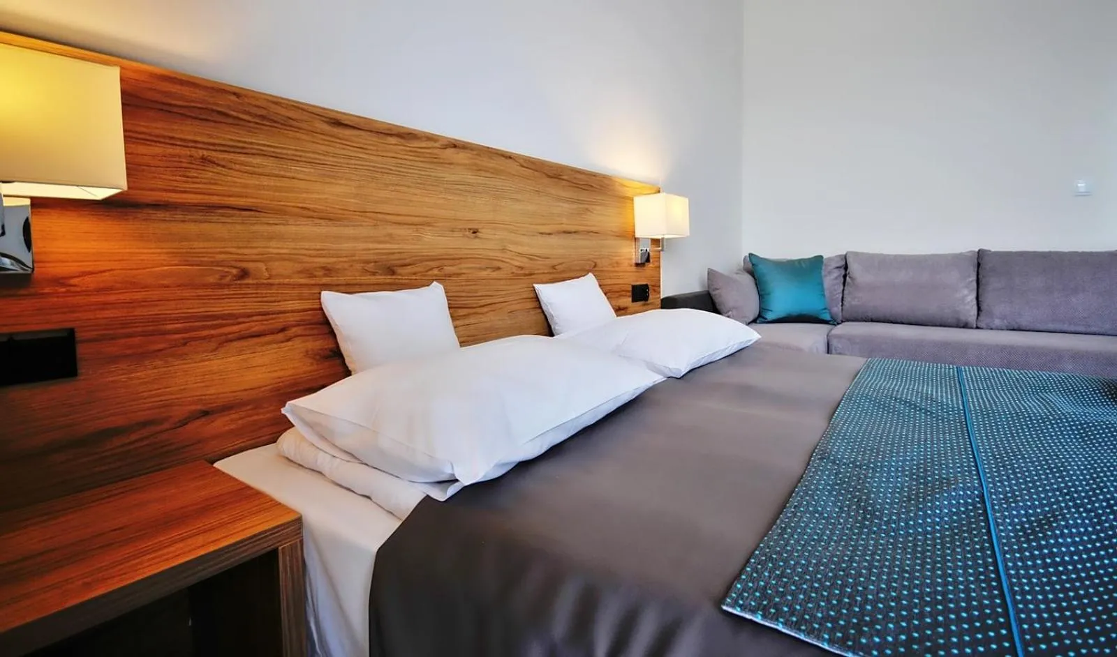 Photo of the whole room, Bed in Amberia