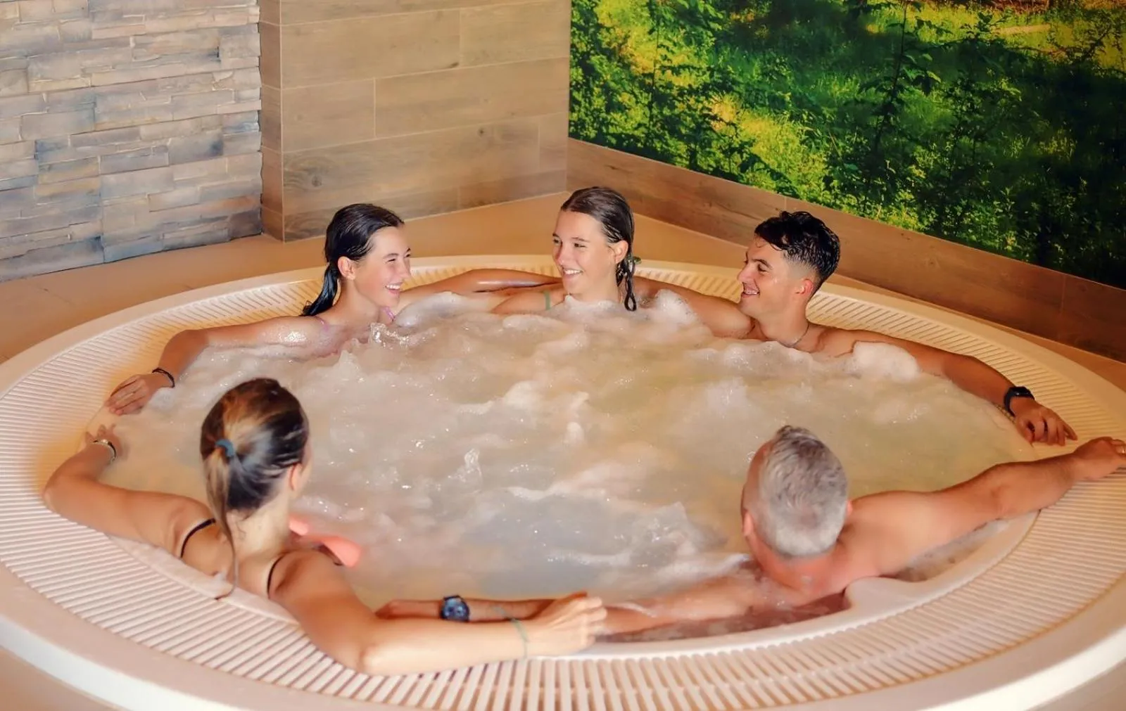 Hot Tub in Amberia