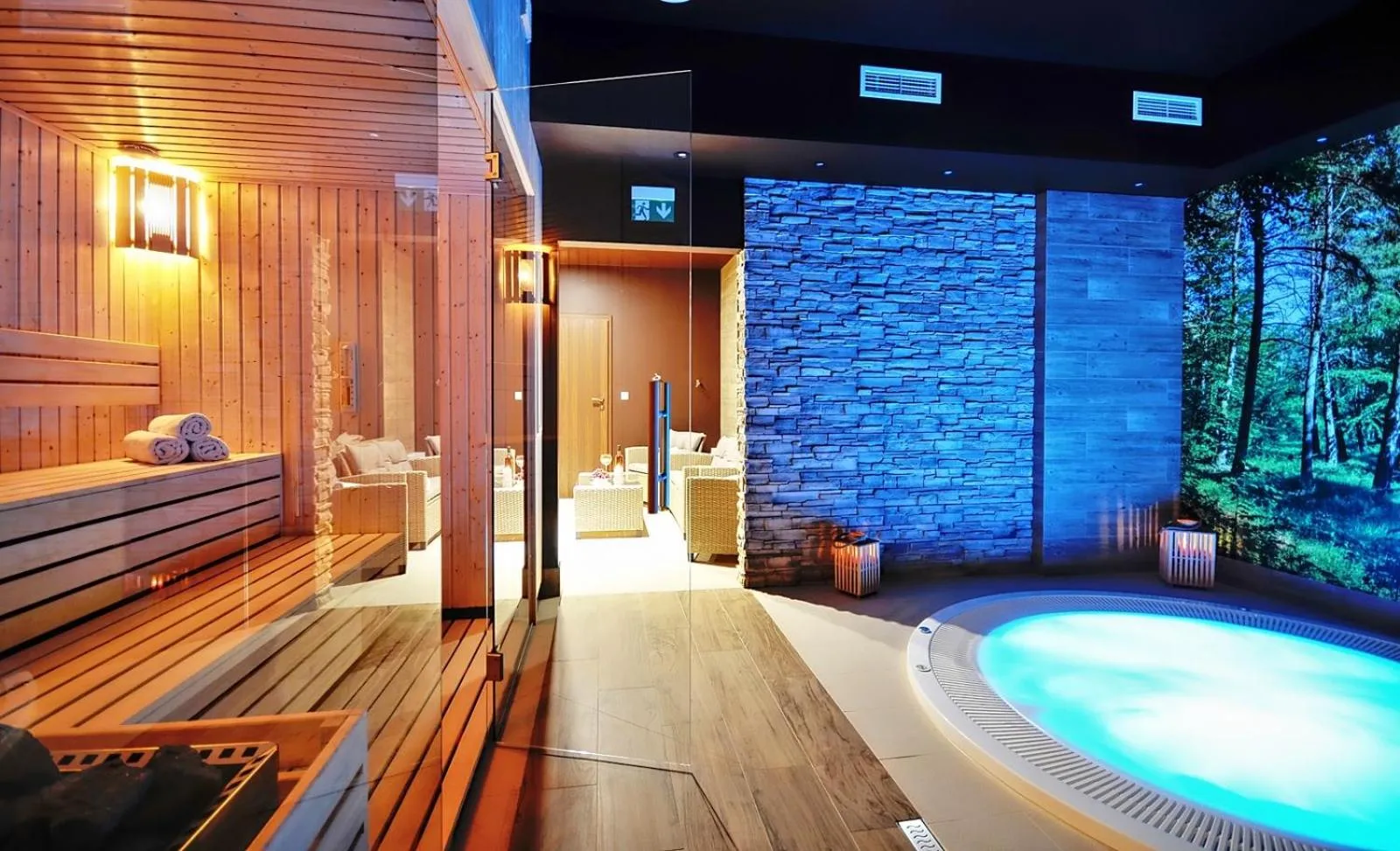 Hot Tub in Amberia