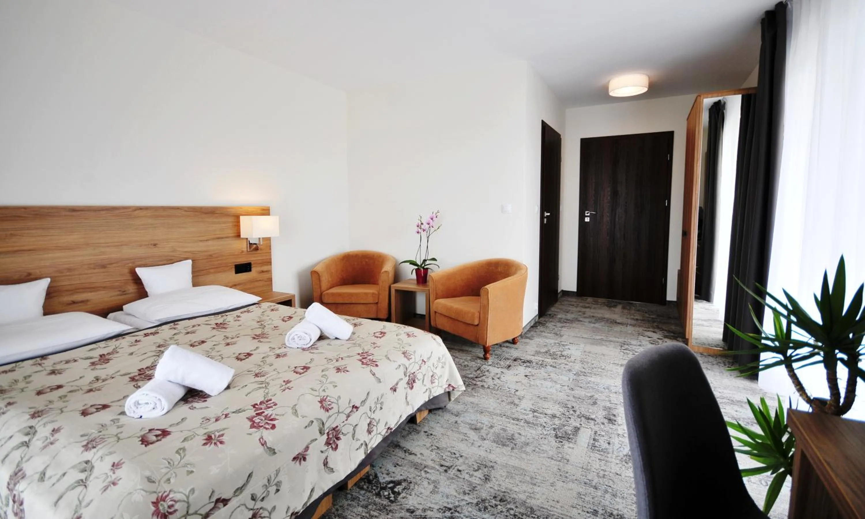 Photo of the whole room, Bed in Amberia