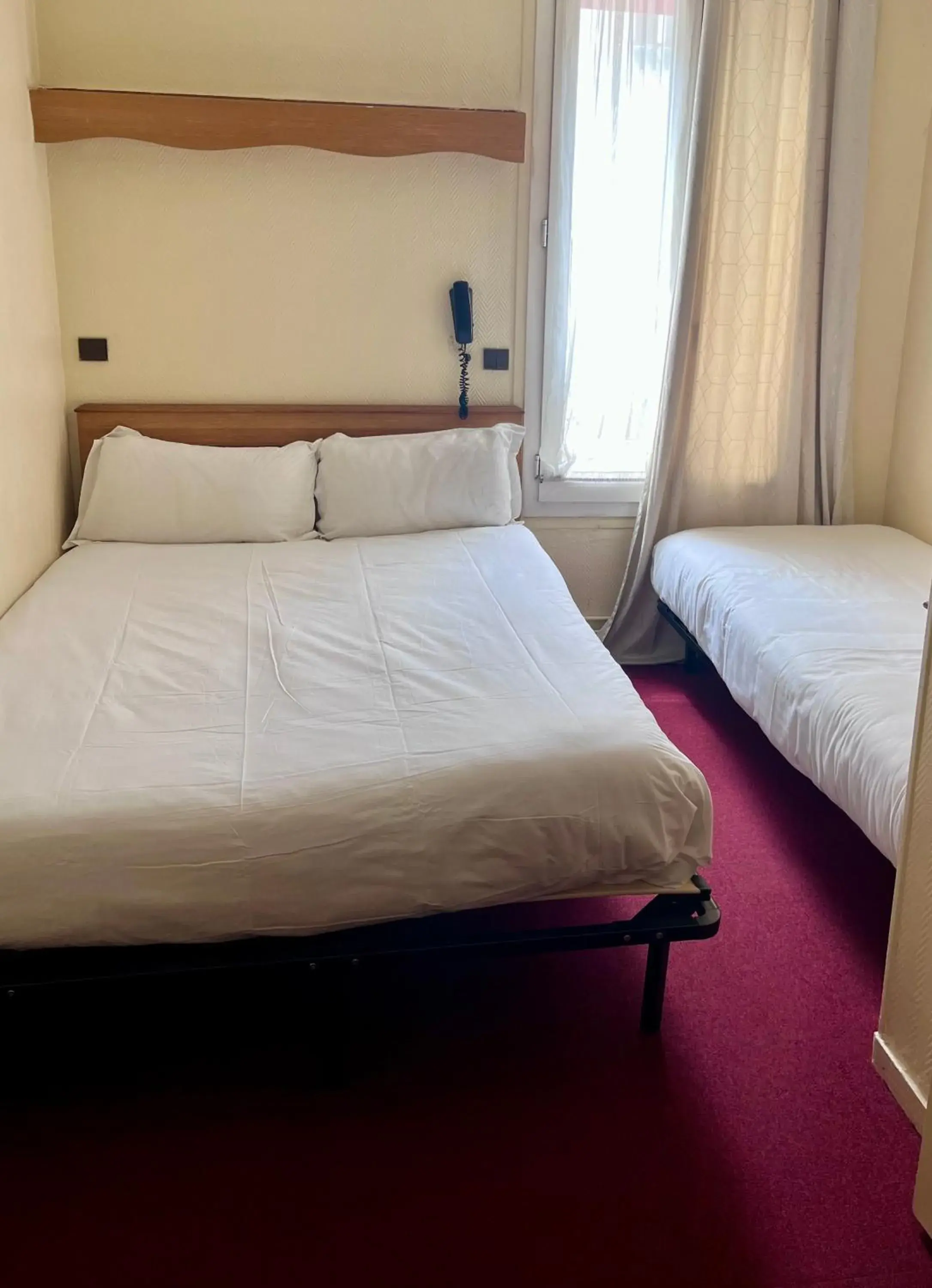 Twin Room in Hotel Paris Bercy Twin Room in Hotel Paris Bercy