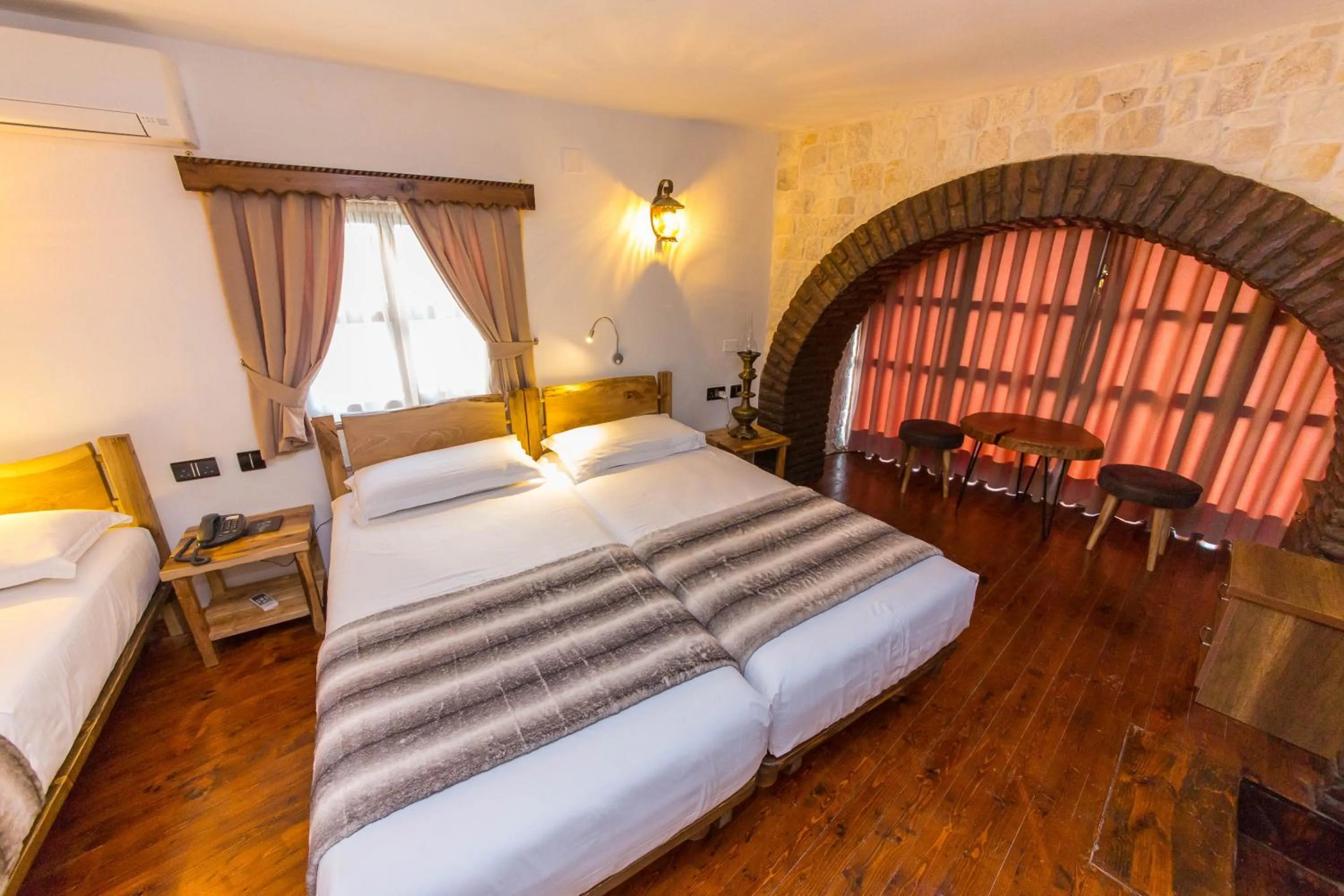 Bedroom, Bed in Heraklis Hotel