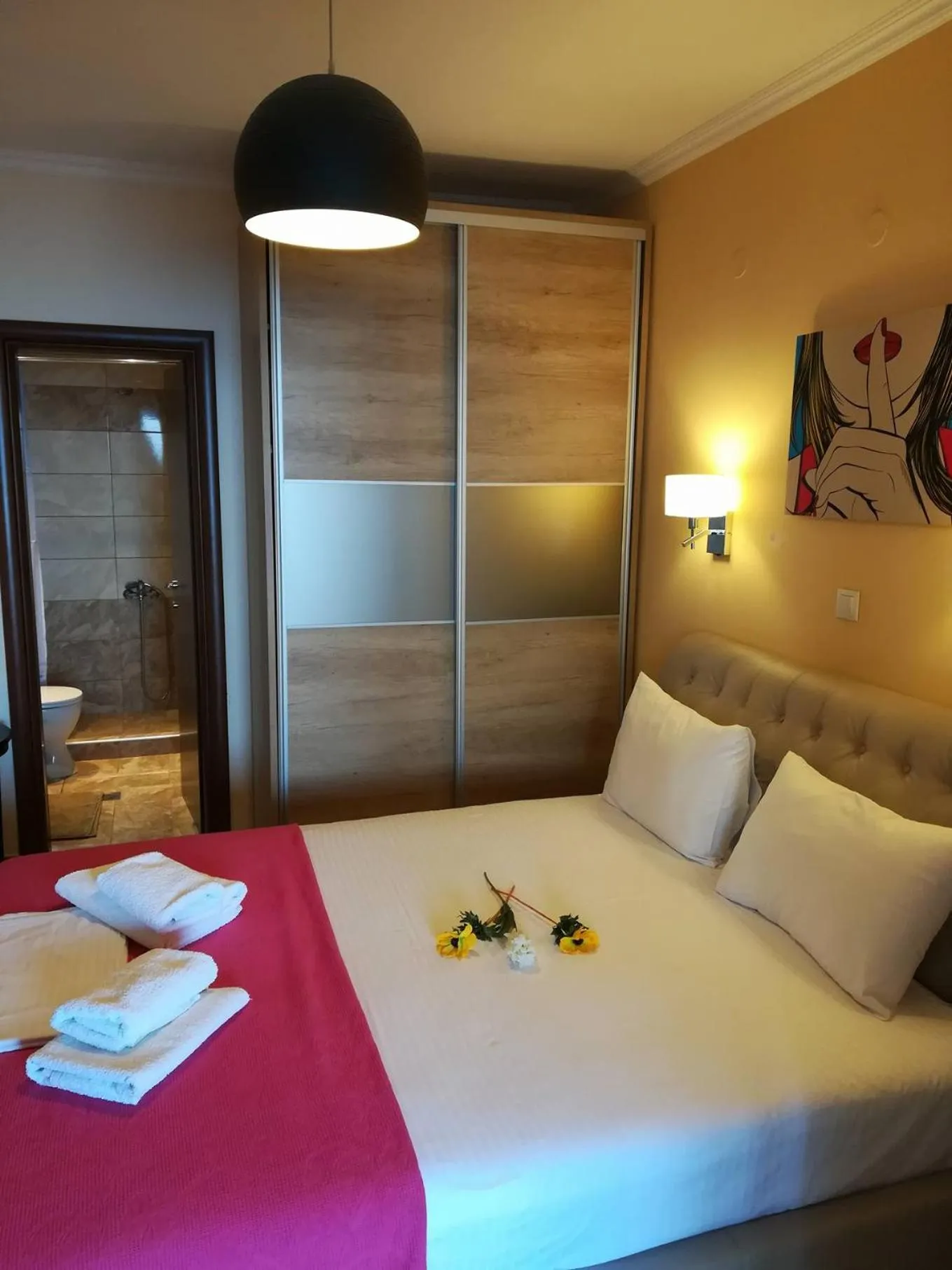 Bedroom, Bed in Olympic Hotel