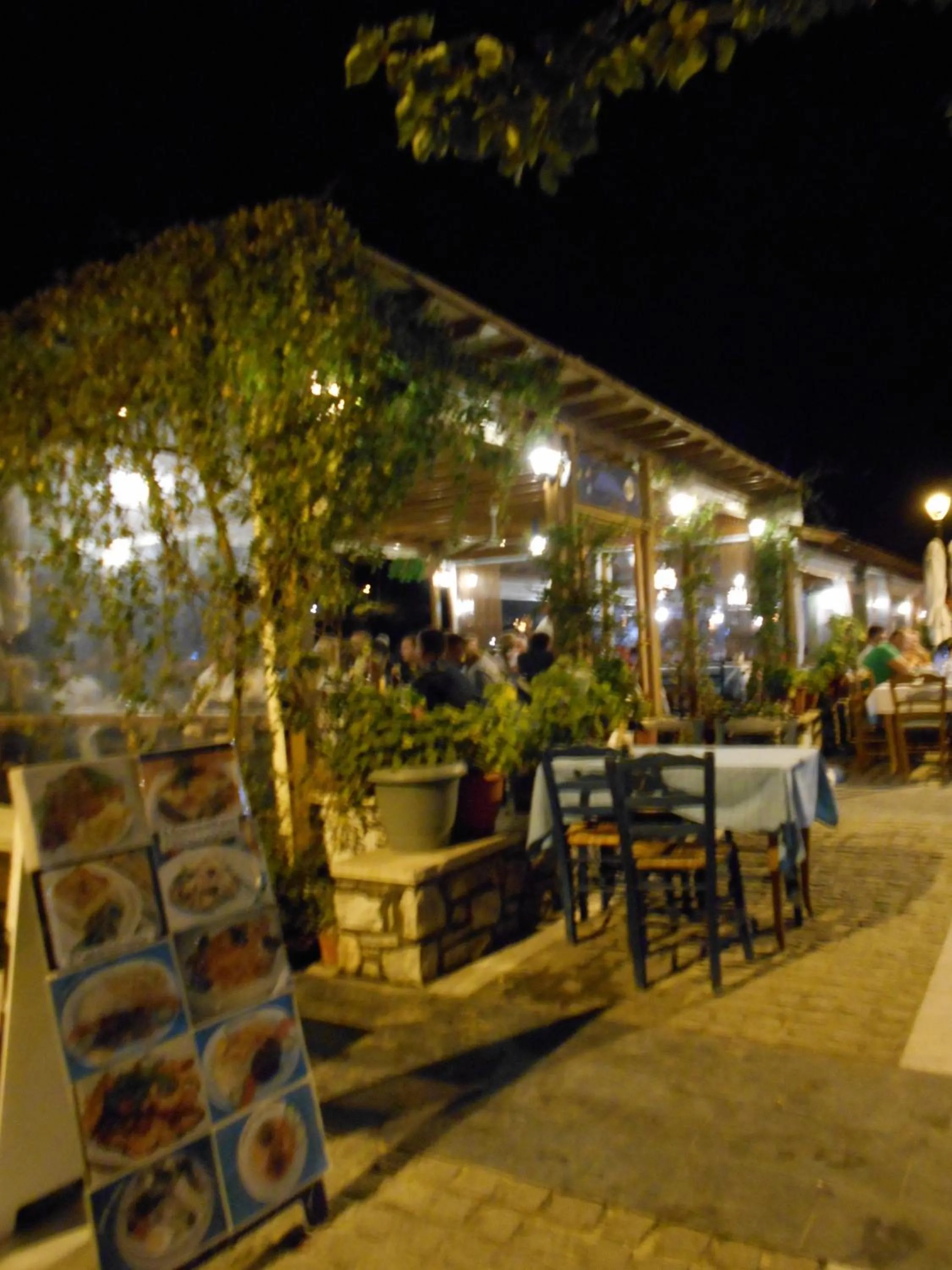 Restaurant/places to eat in Olympic Hotel