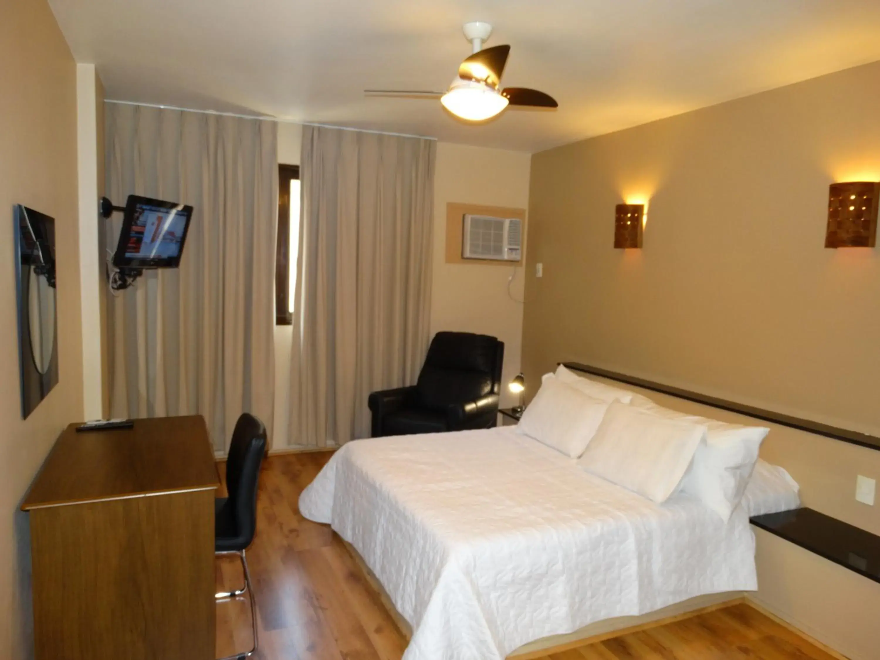 Decorative detail, Bed in Niteroi Palace Hotel Decorative detail, Bed in Niteroi Palace Hotel