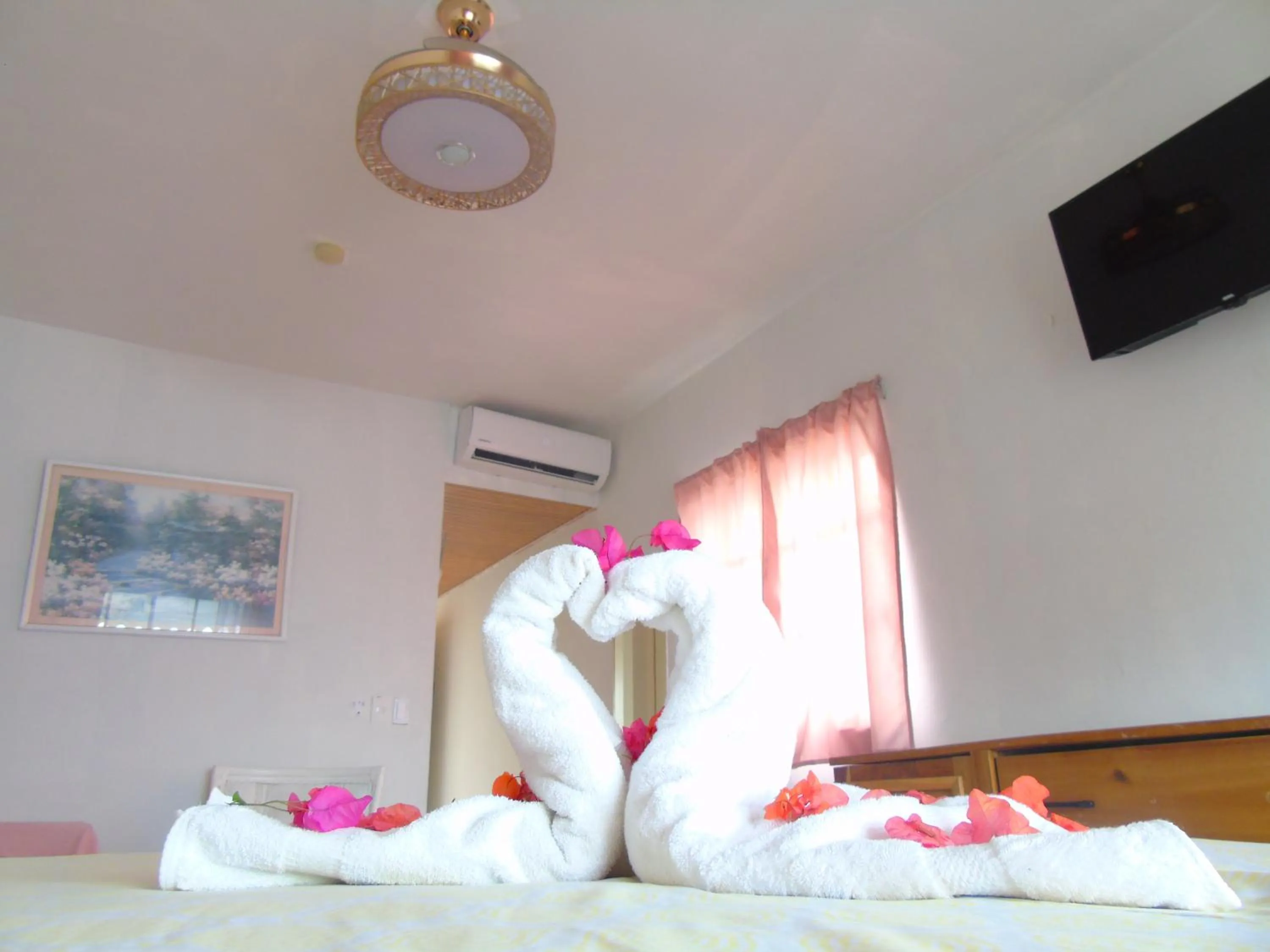 Photo of the whole room, Bed in Piergiorgio Palace Hotel