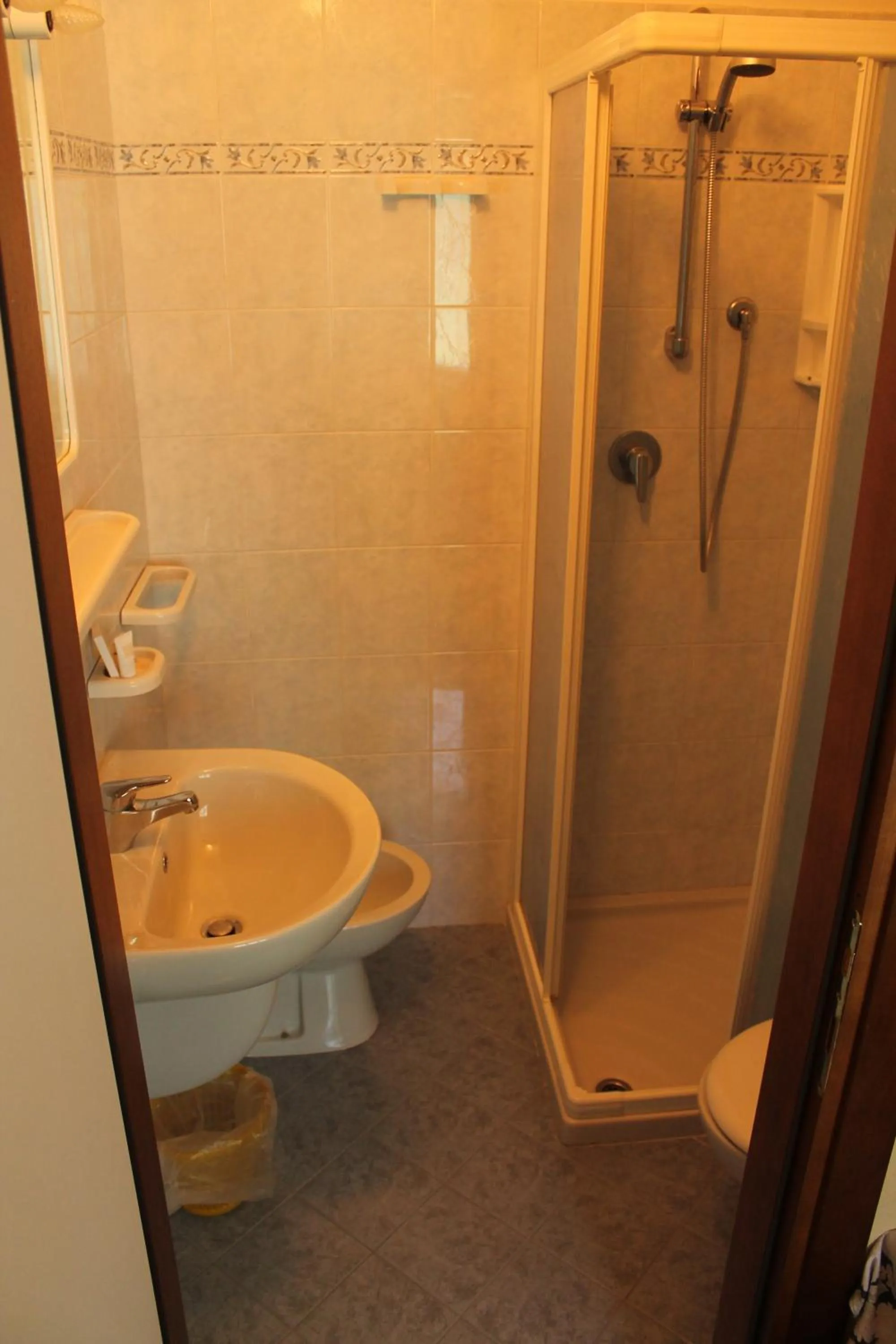 Shower in Hotel Poggio d'Oro