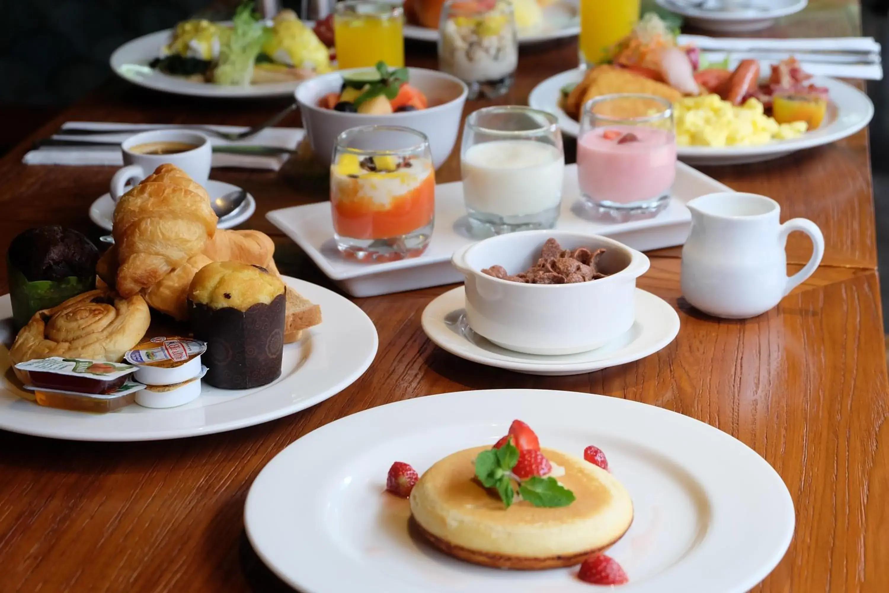 Breakfast in Sun Island Boutique Villas & Spa Seminyak Breakfast in Sun Island Boutique Villas & Spa Seminyak