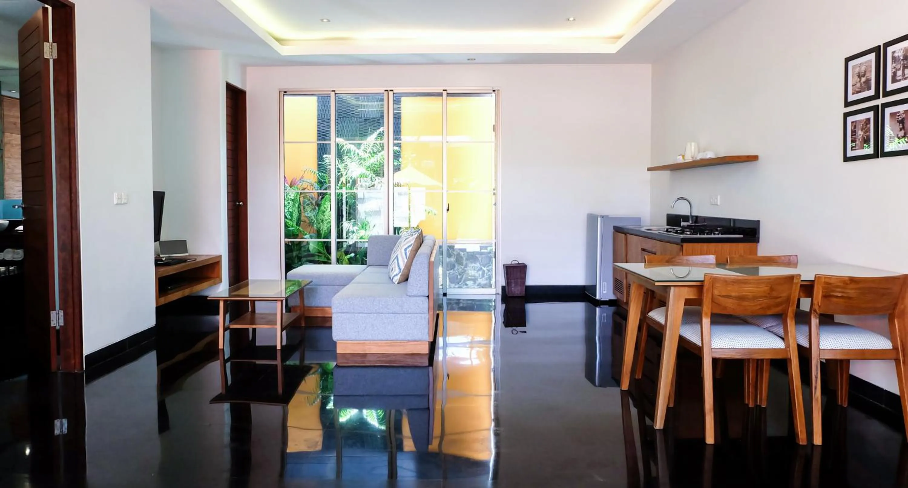 Kitchen or kitchenette in Sun Island Boutique Villas & Spa Seminyak