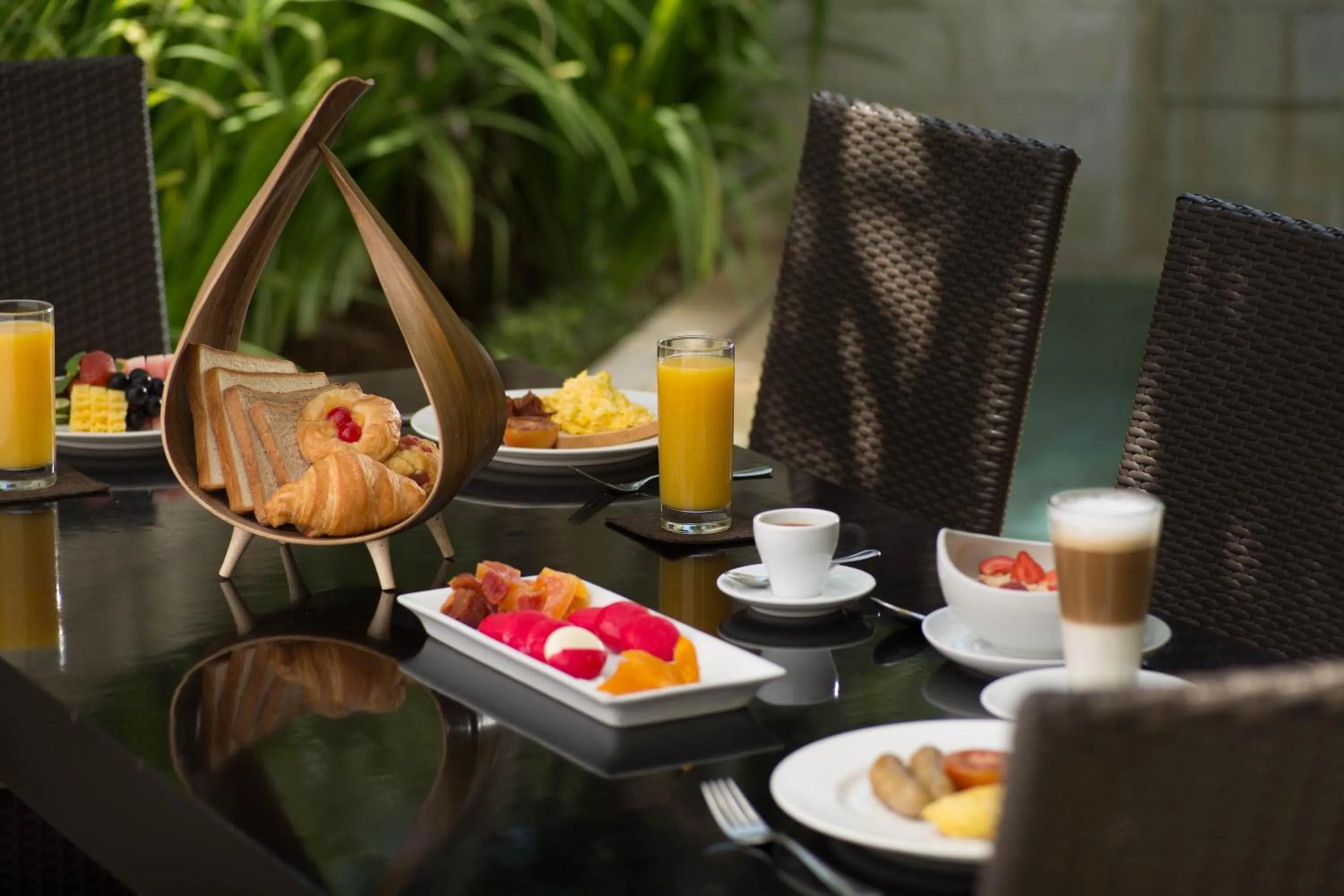 Restaurant/places to eat in Sun Island Boutique Villas & Spa Seminyak