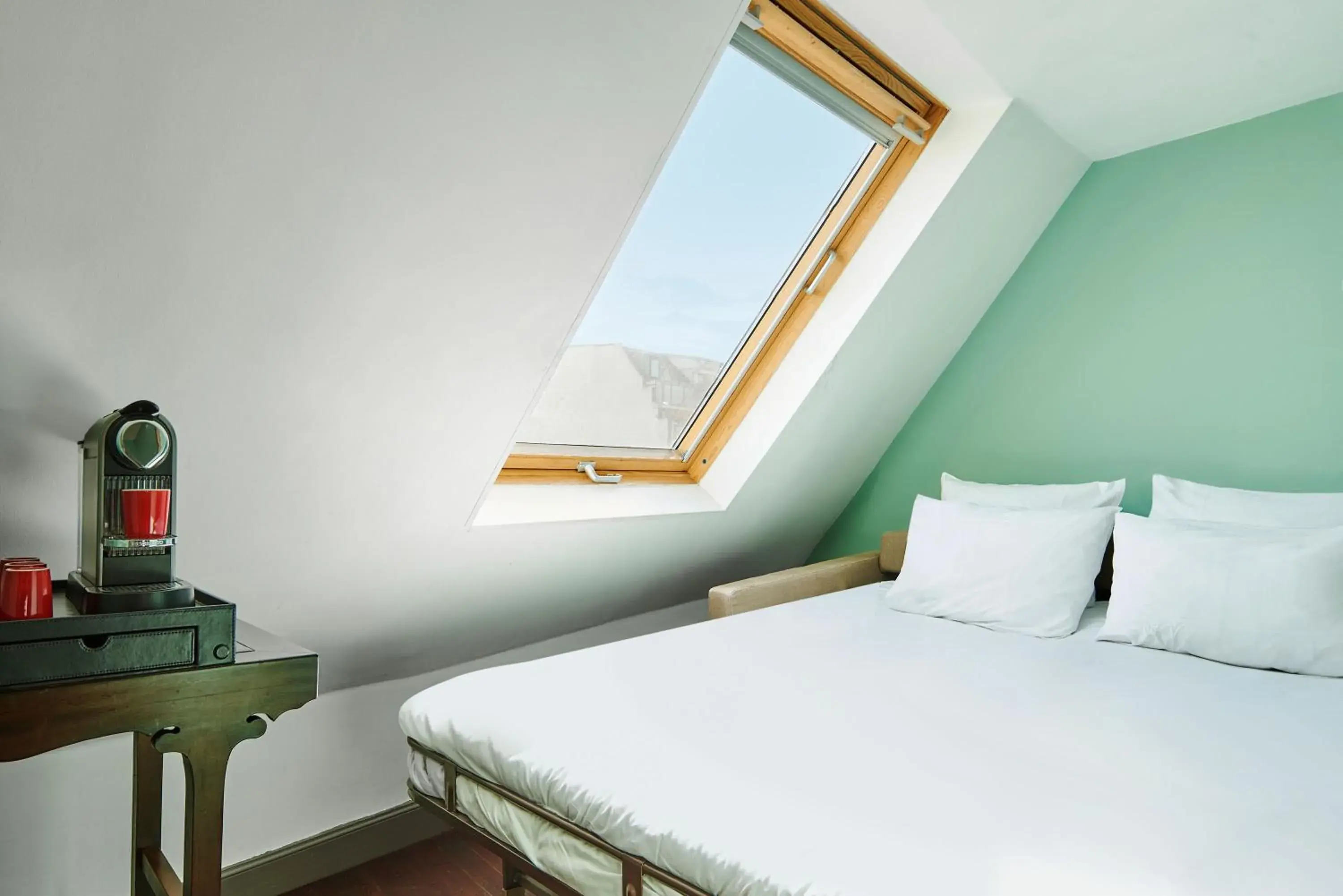 Bed in R. Kipling by Happyculture Bed in R. Kipling by Happyculture