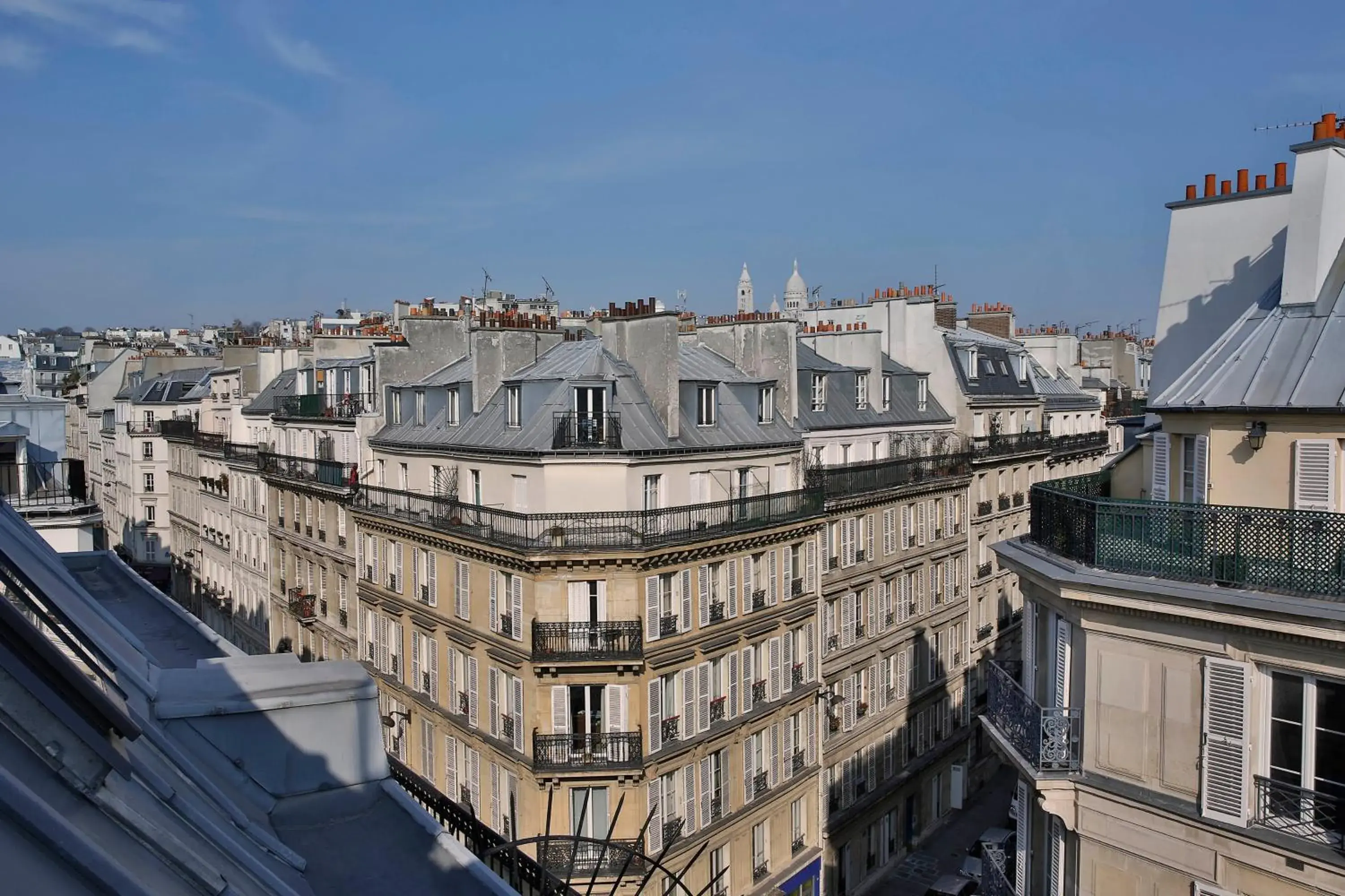 Property building in R. Kipling by Happyculture Property building in R. Kipling by Happyculture