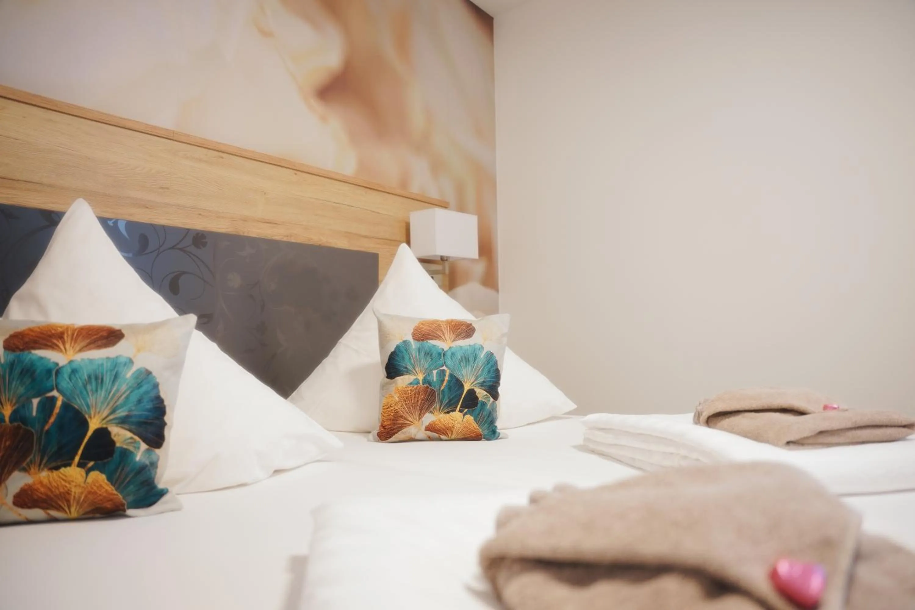 Photo of the whole room in Outlet Hotel