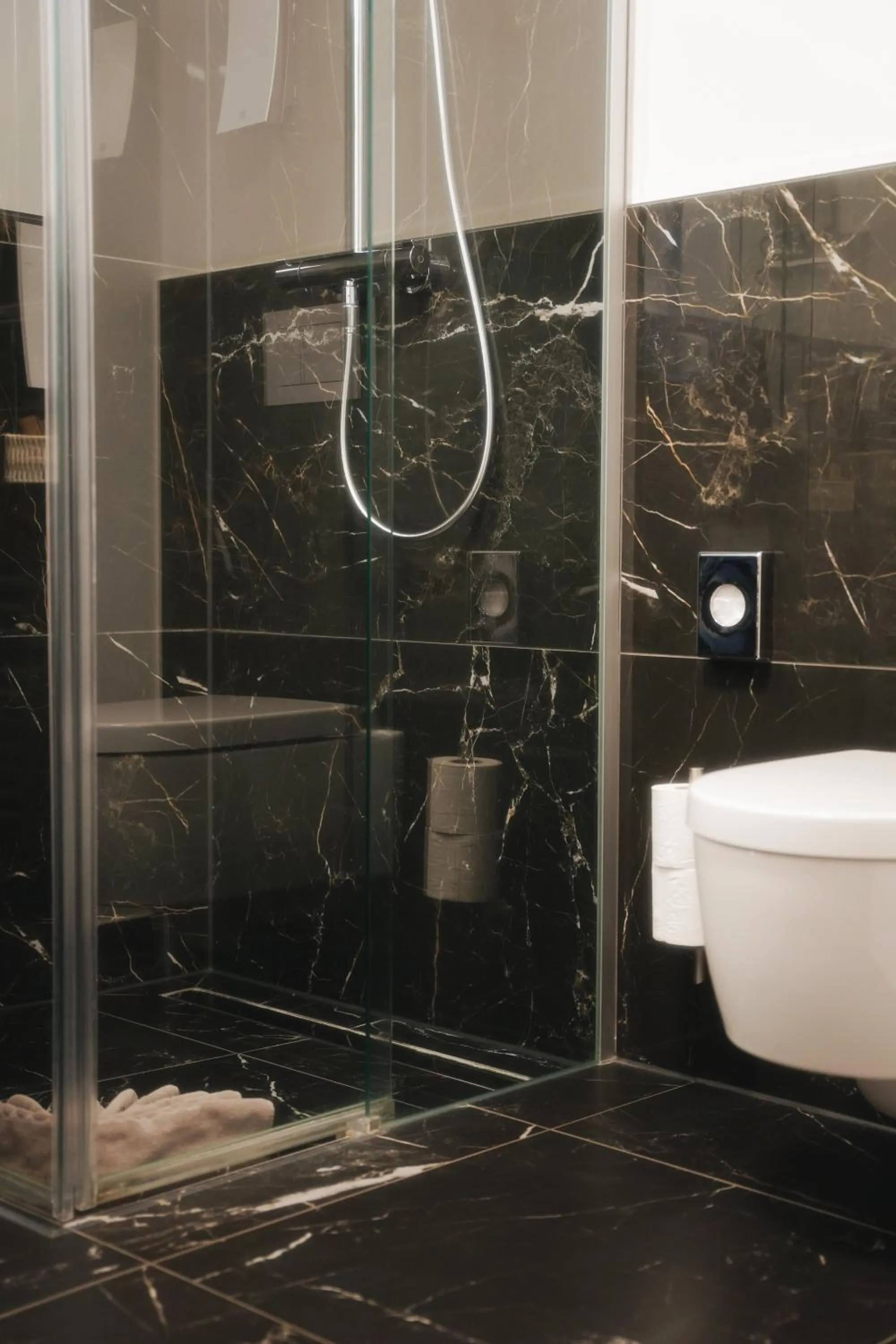 Bathroom in Outlet Hotel