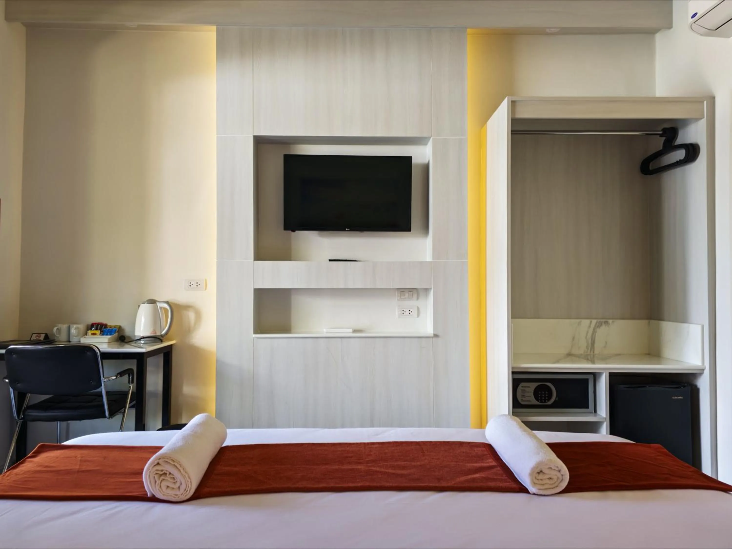 View (from property/room), Bed in Phuket Airport Hotel - SHA Extra Plus