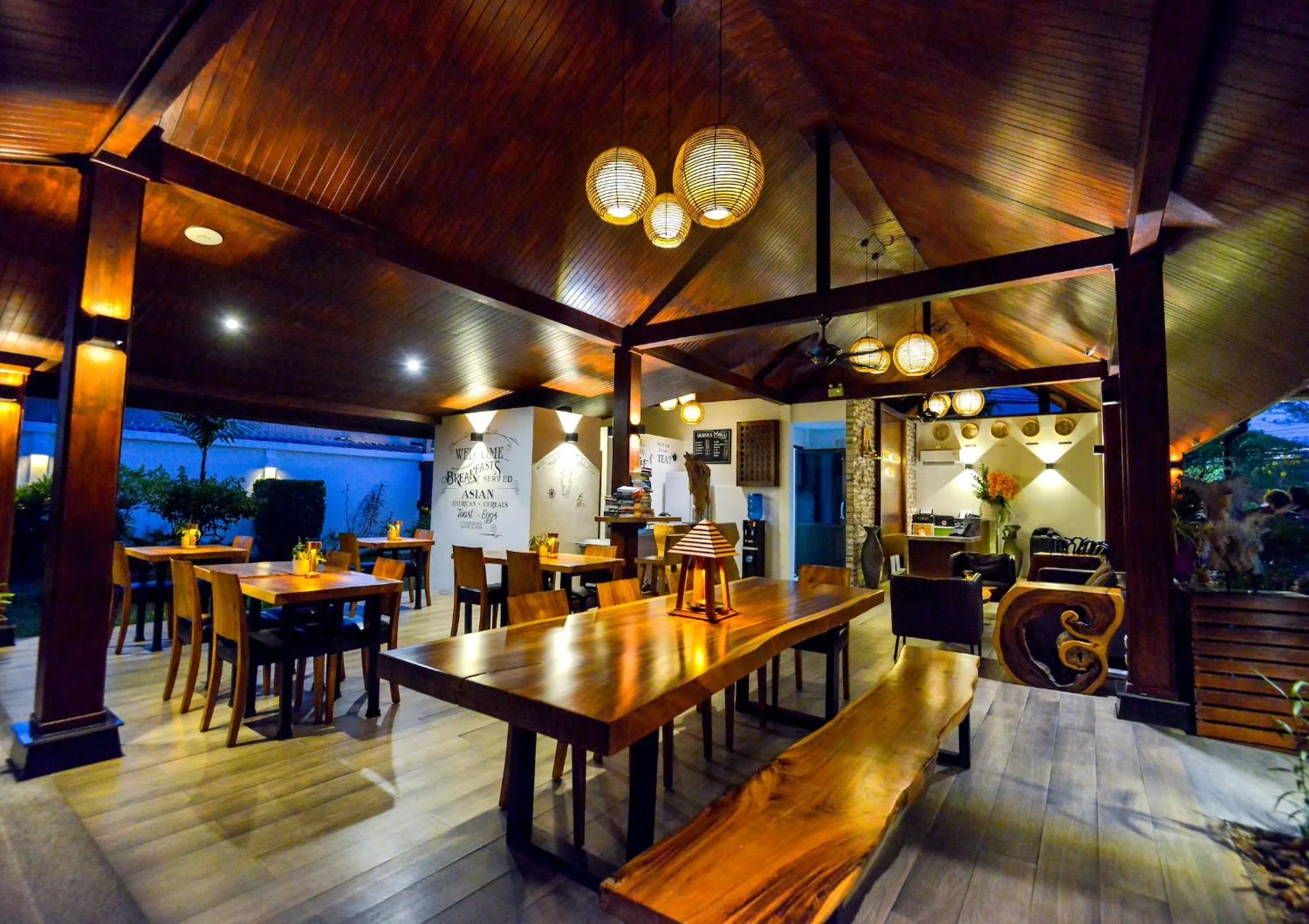 Restaurant/places to eat in Phuket Airport Hotel