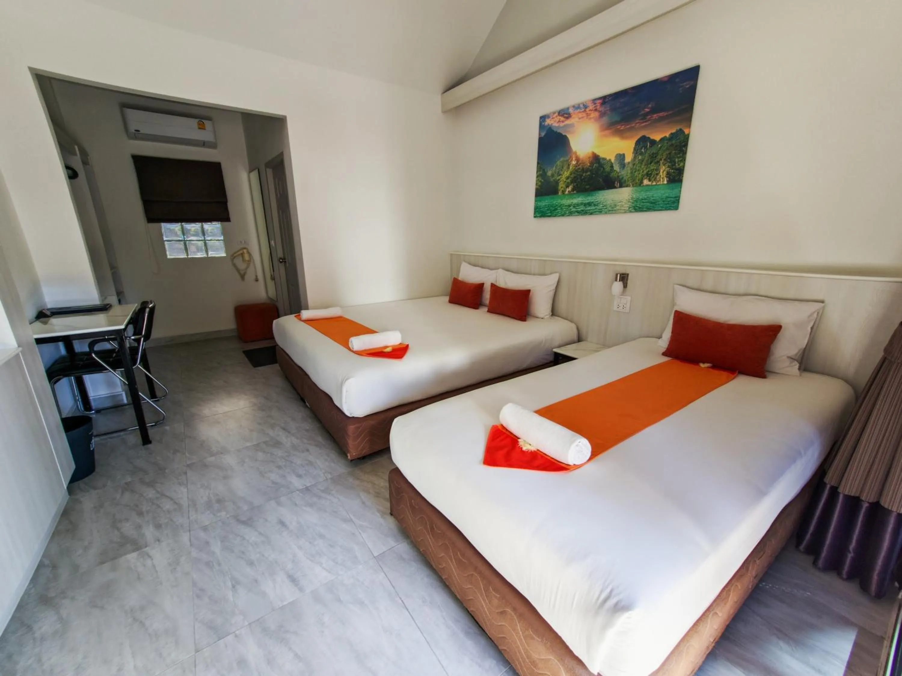 Bed in Phuket Airport Hotel - SHA Extra Plus