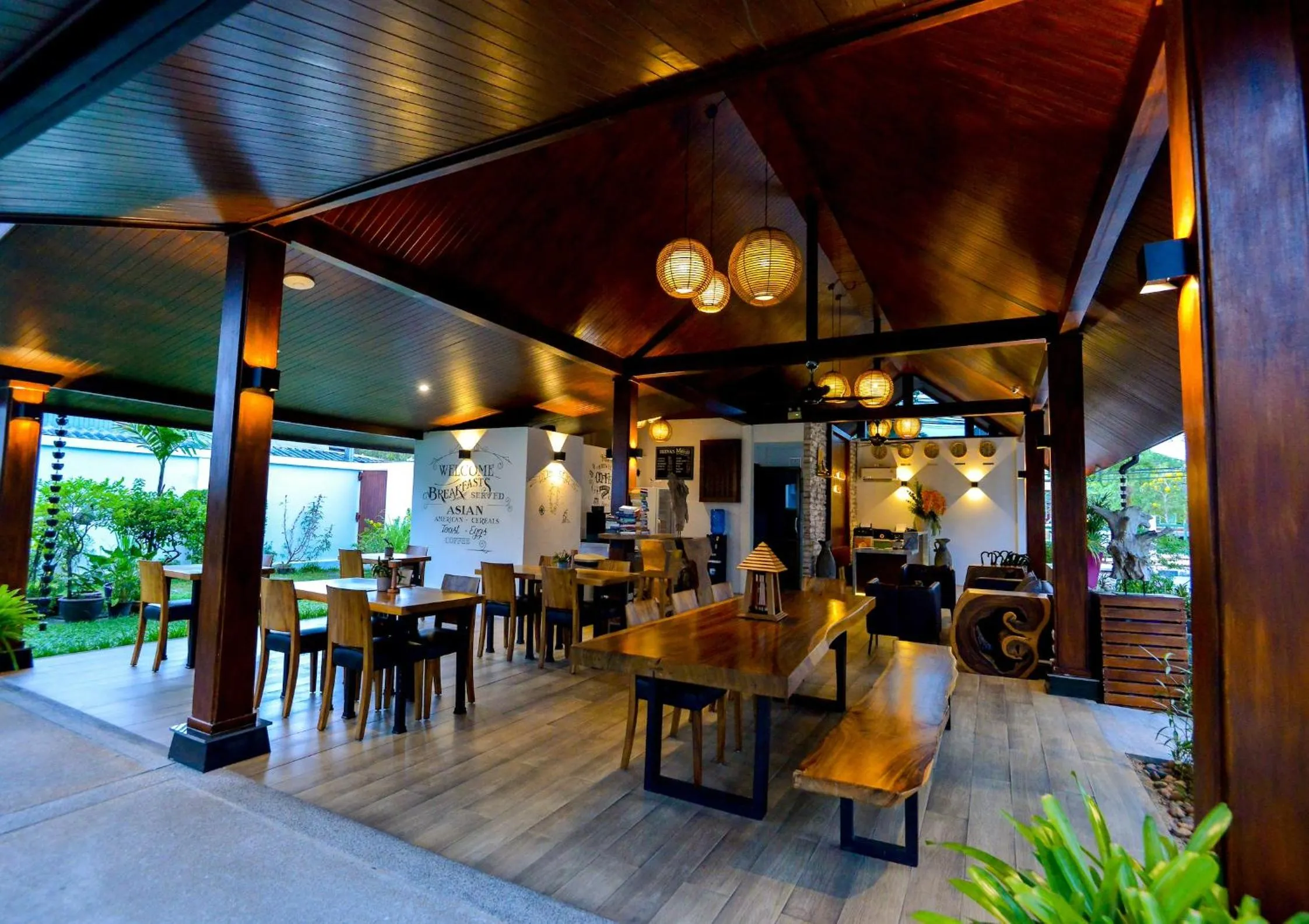 Restaurant/places to eat in Phuket Airport Hotel