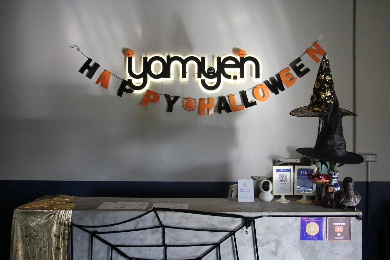 Property building in Yam Yen Hostel