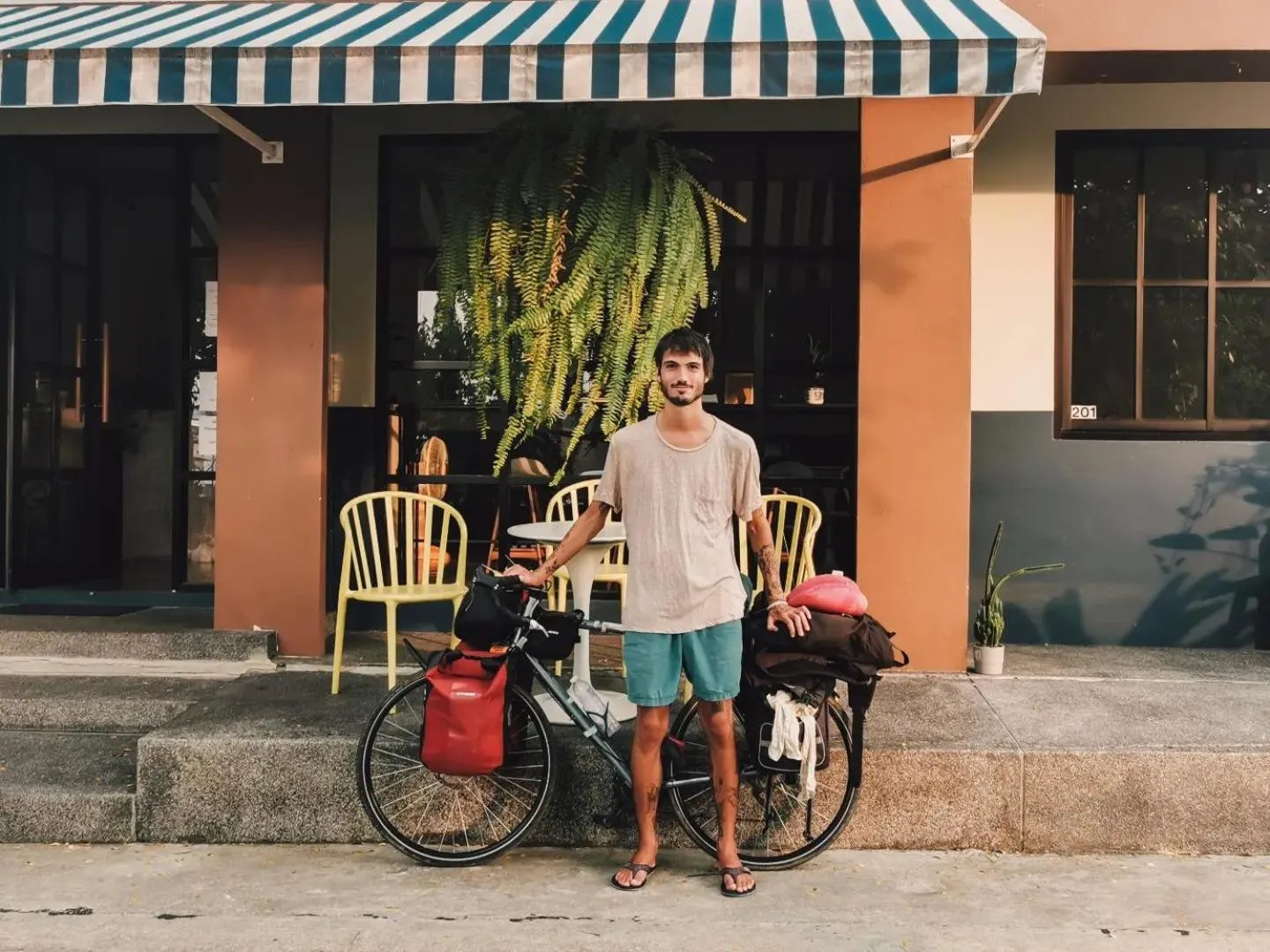 People in Yam Yen Hostel