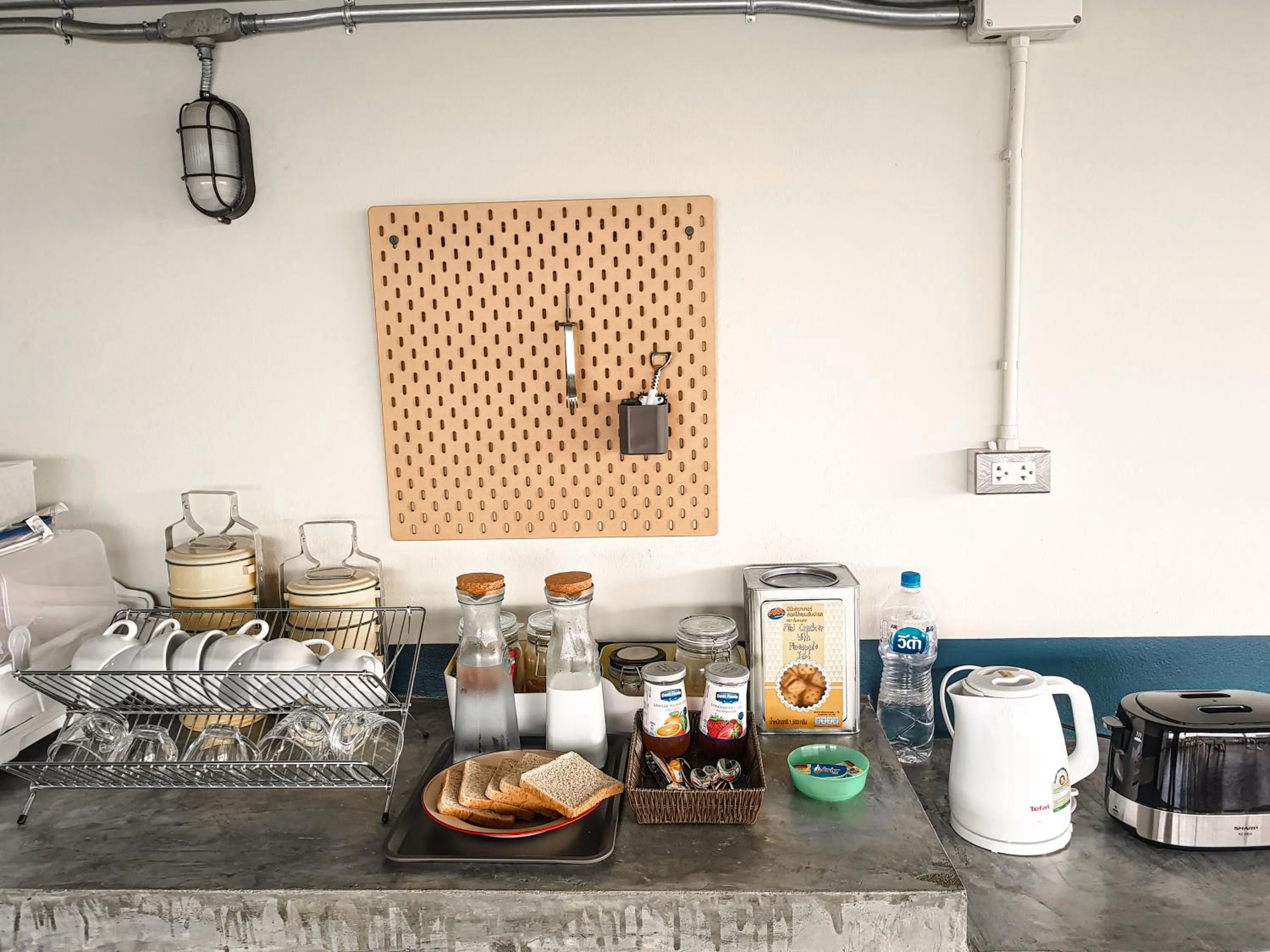 Coffee/tea facilities in Yam Yen Hostel