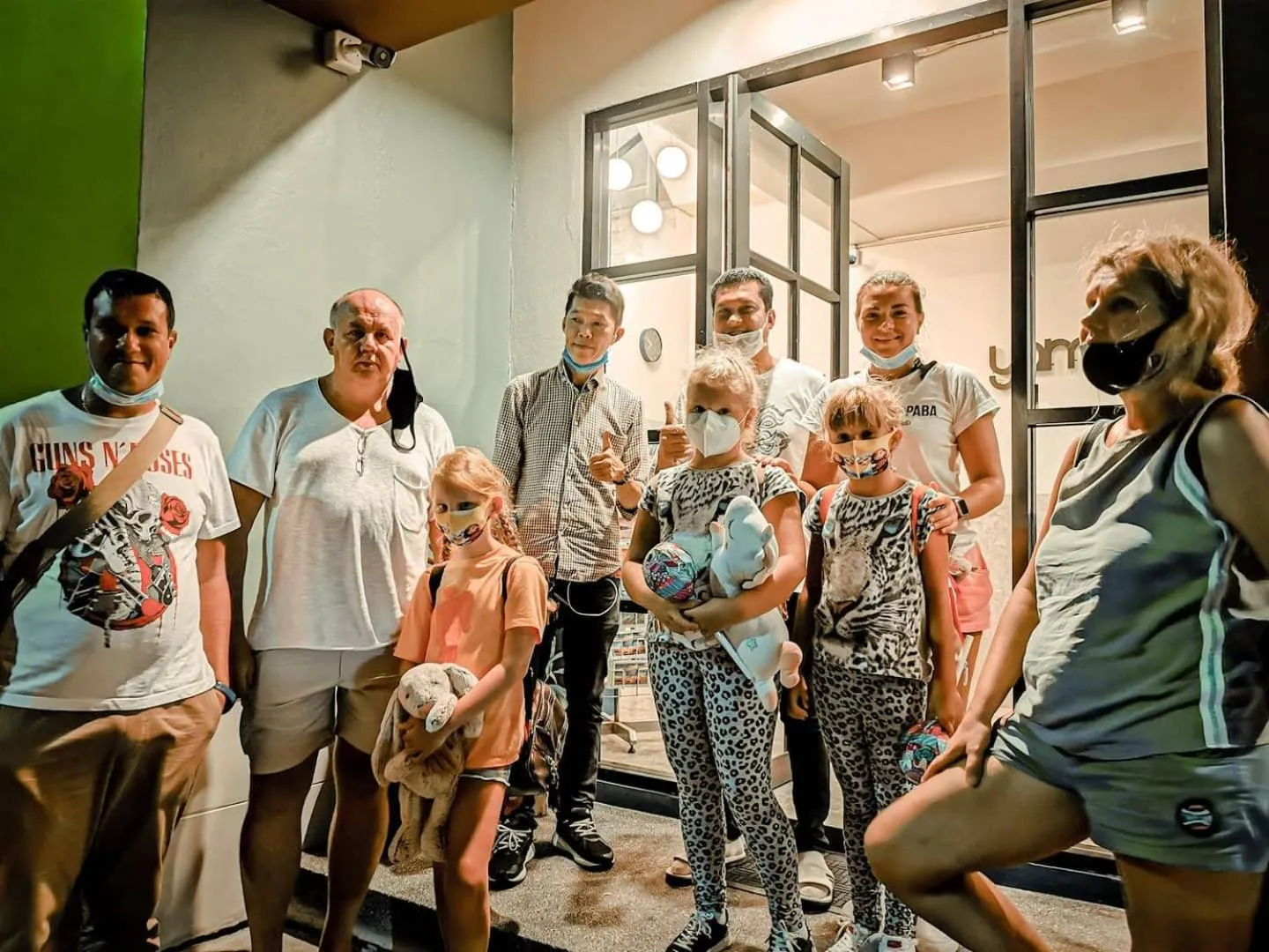 group of guests in Yam Yen Hostel
