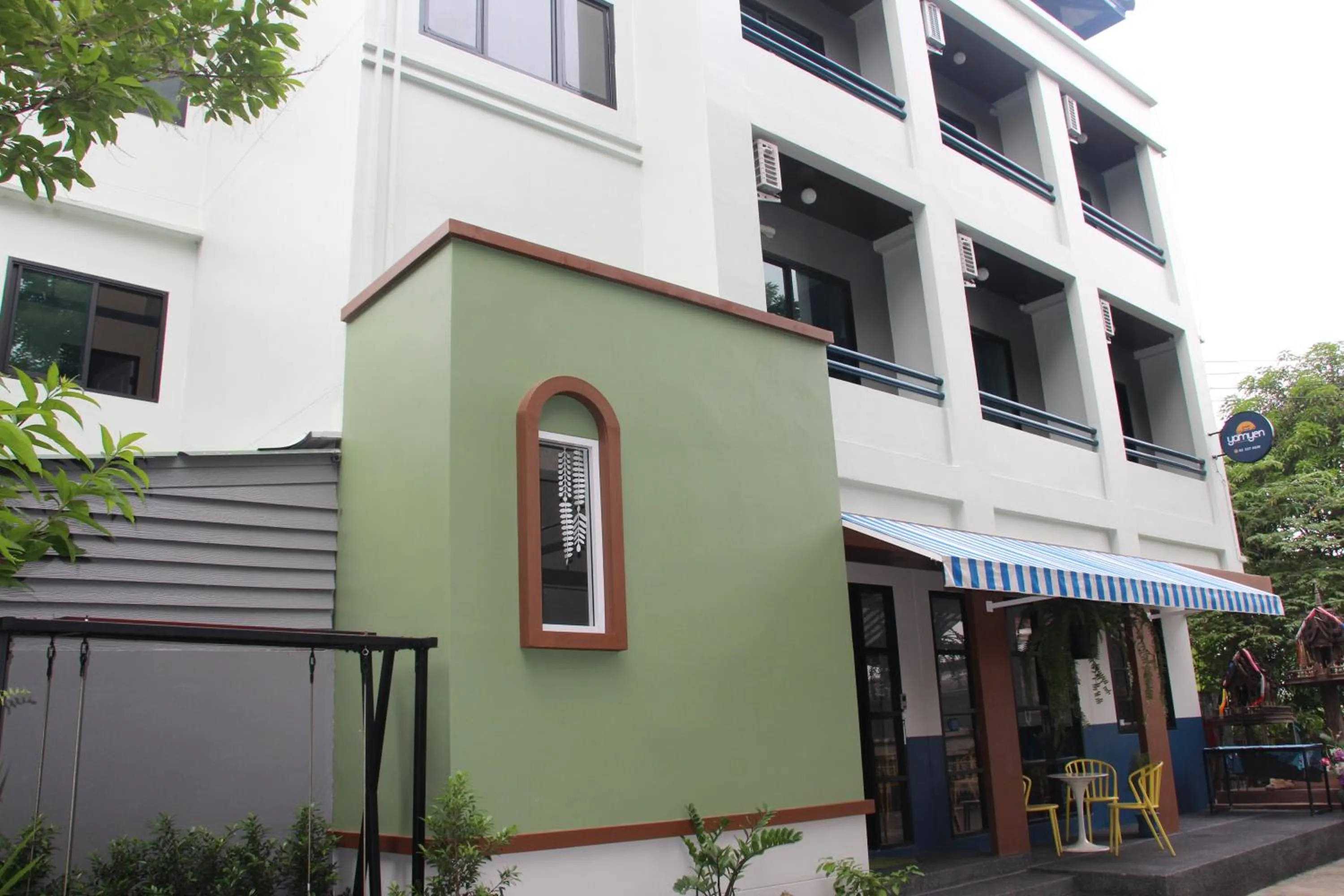Property building in Yam Yen Hostel