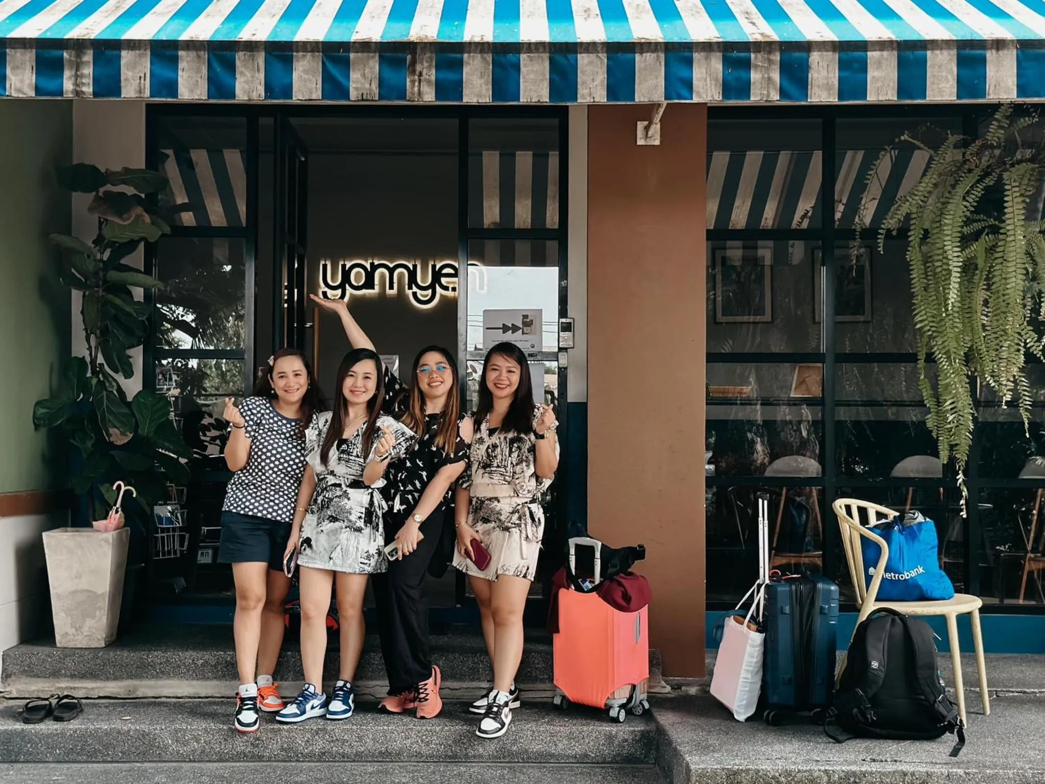 group of guests in Yam Yen Hostel