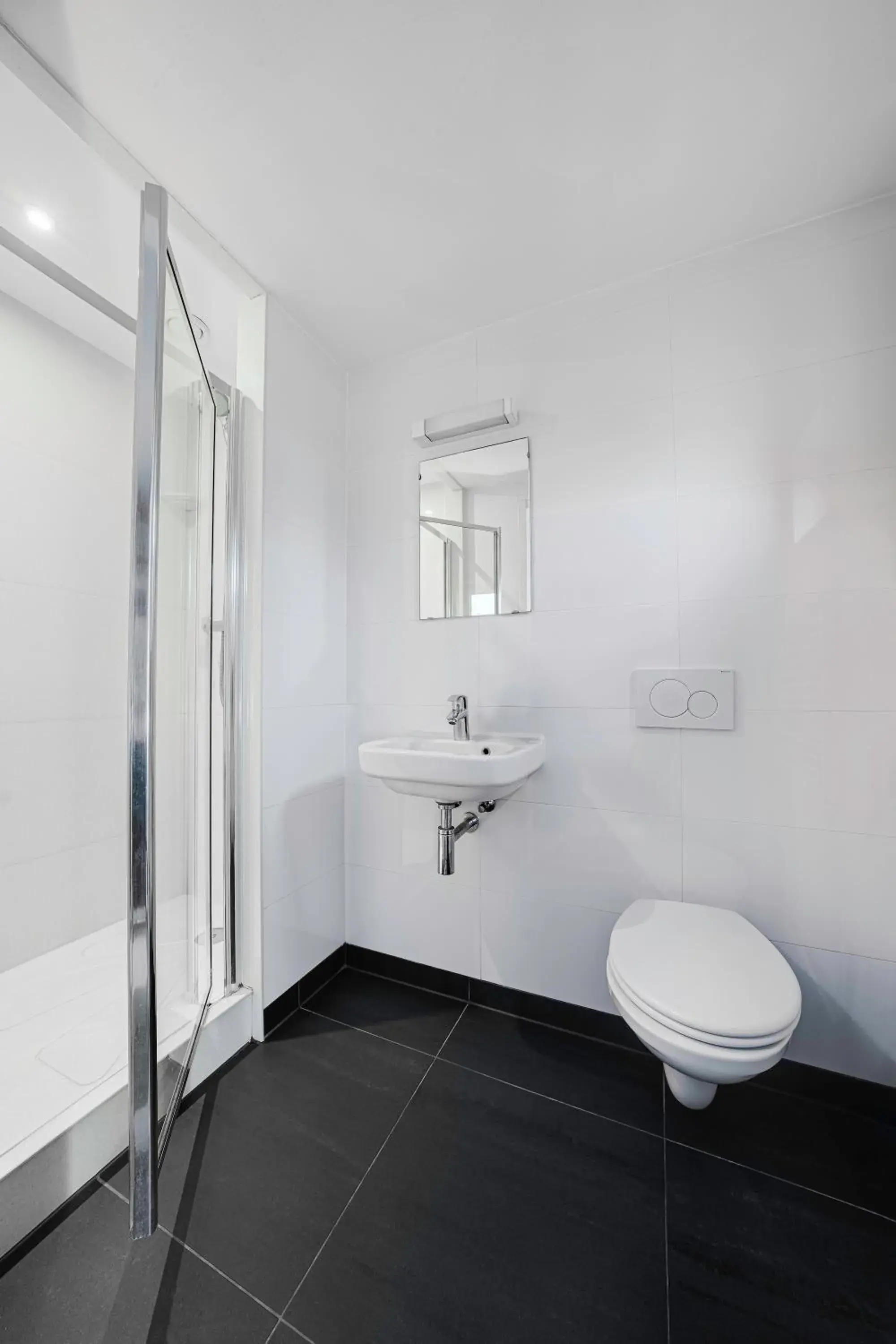 Private 4-Bed Room Ensuite in St Christopher's Inn Amsterdam - The Winston Private 4-Bed Room Ensuite in St Christopher's Inn Amsterdam - The Winston