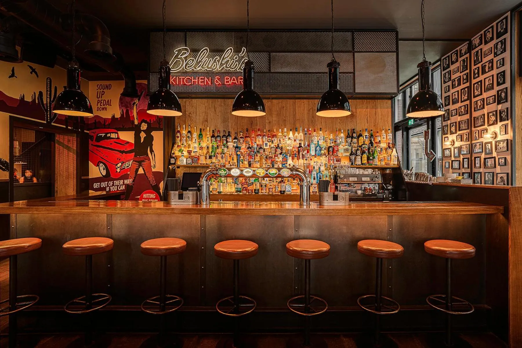 Lounge or bar in St Christopher's Inn Amsterdam - The Winston