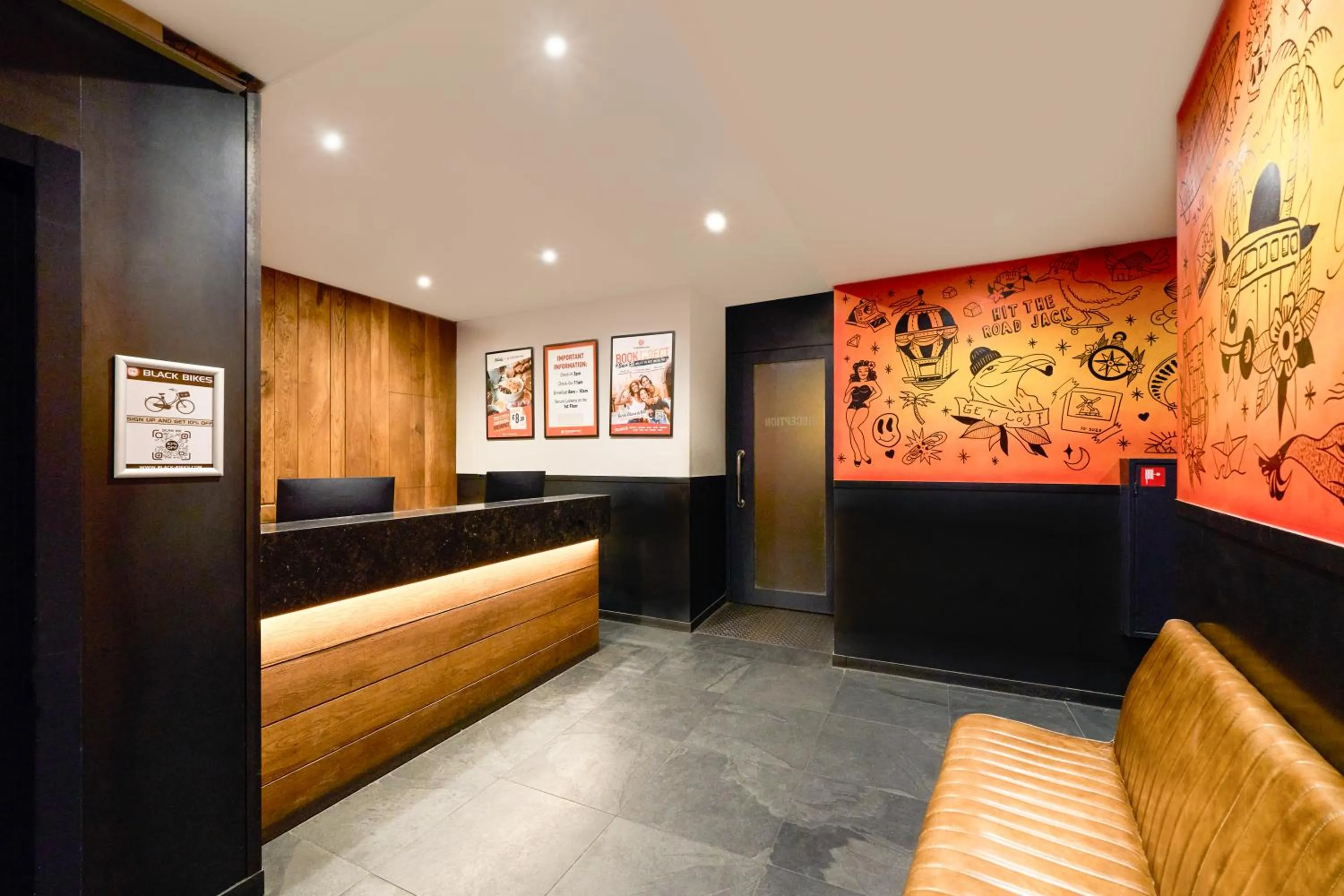 Lobby or reception in St Christopher's Inn Amsterdam - The Winston