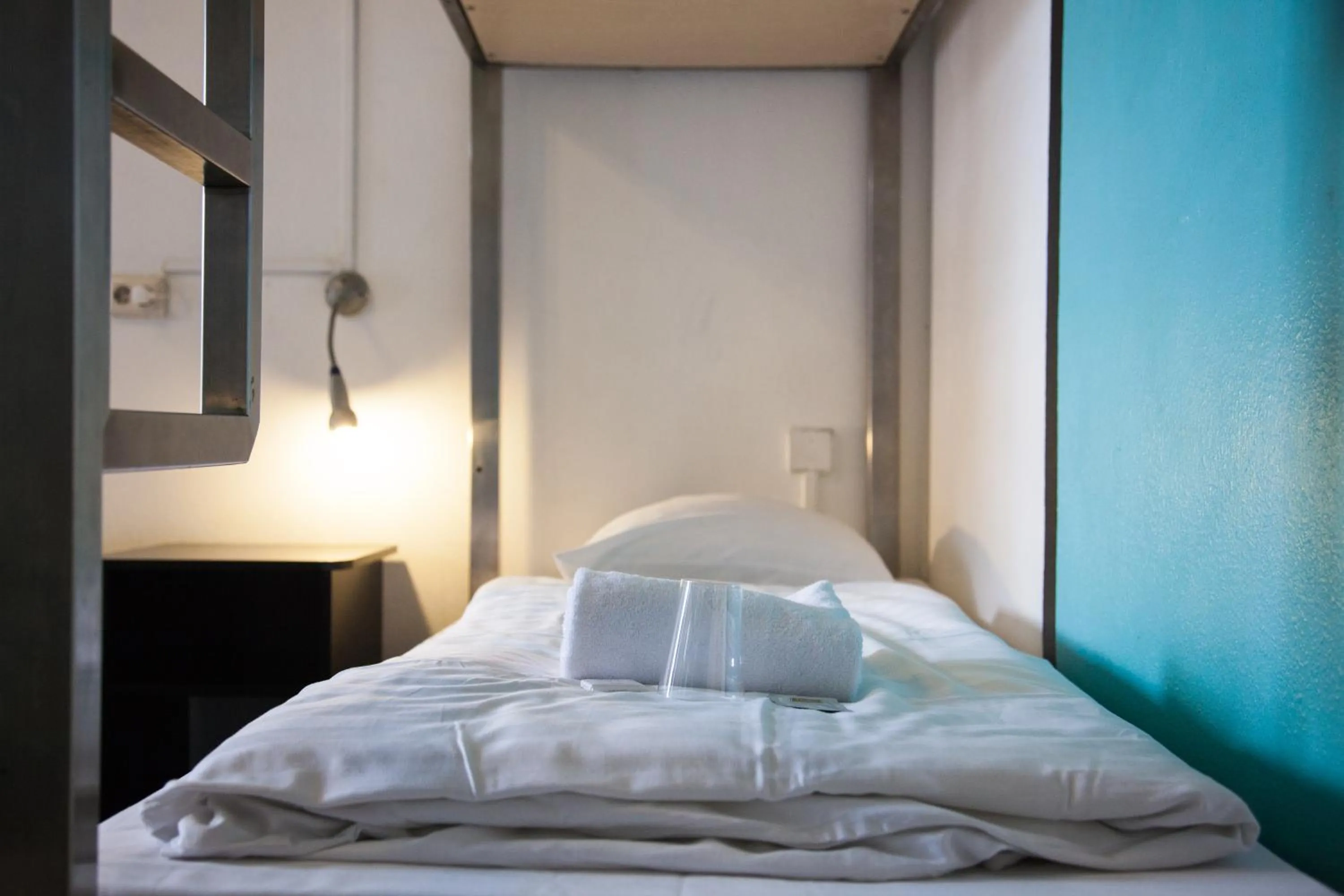 Bedroom, Bed in St Christopher's Inn Amsterdam - The Winston