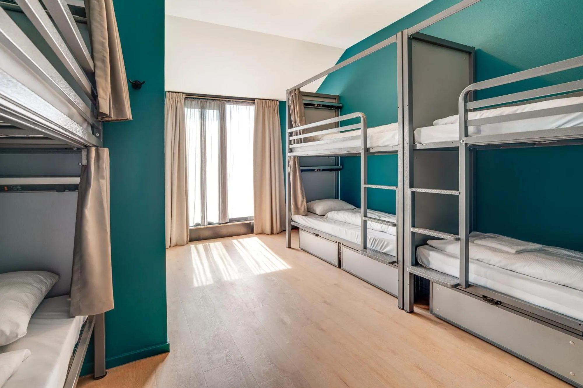 Bedroom, Bed in St Christopher's Inn Amsterdam - The Winston