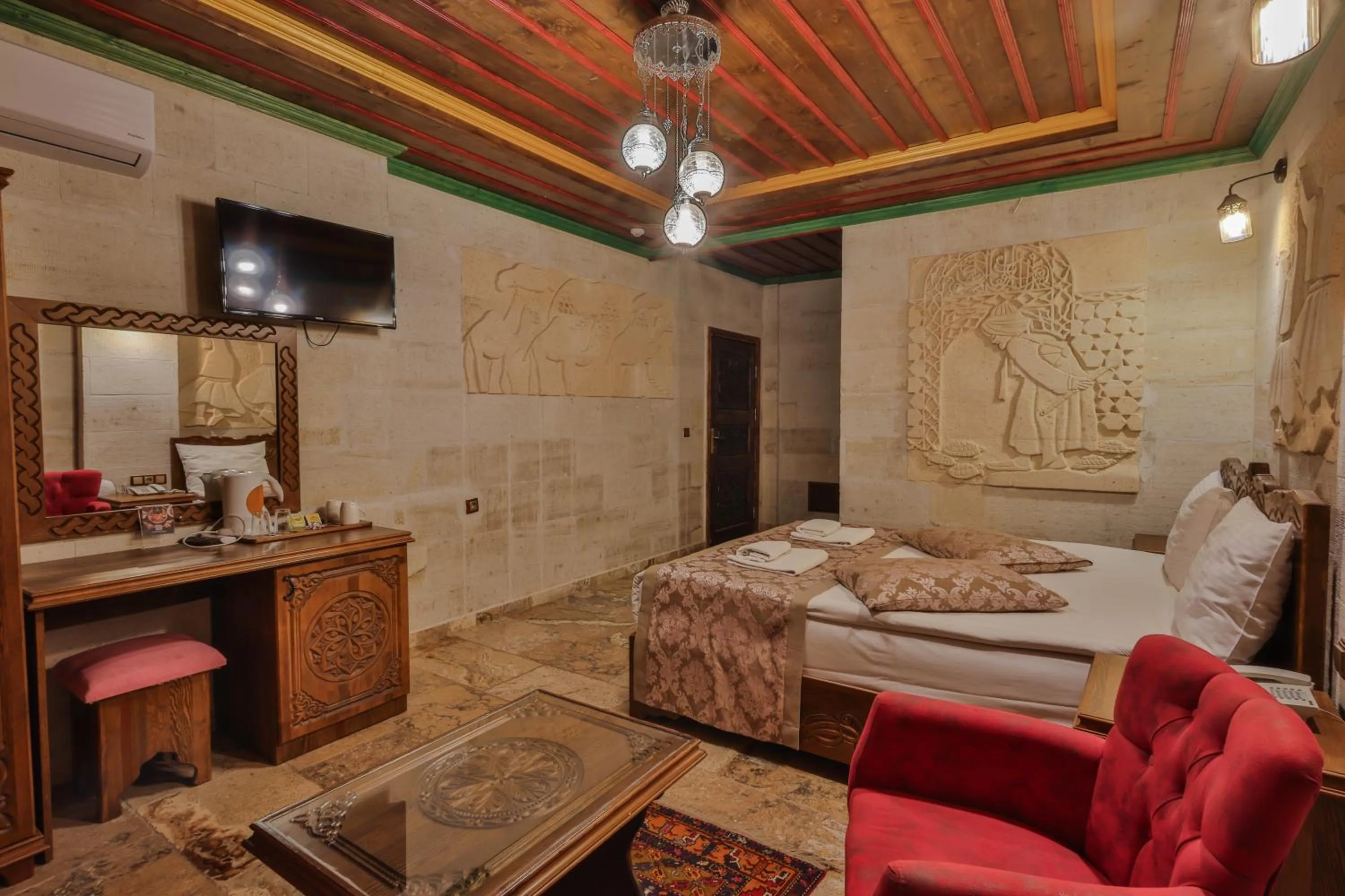 Photo of the whole room, Bed in Feel Cappadocia Stone House