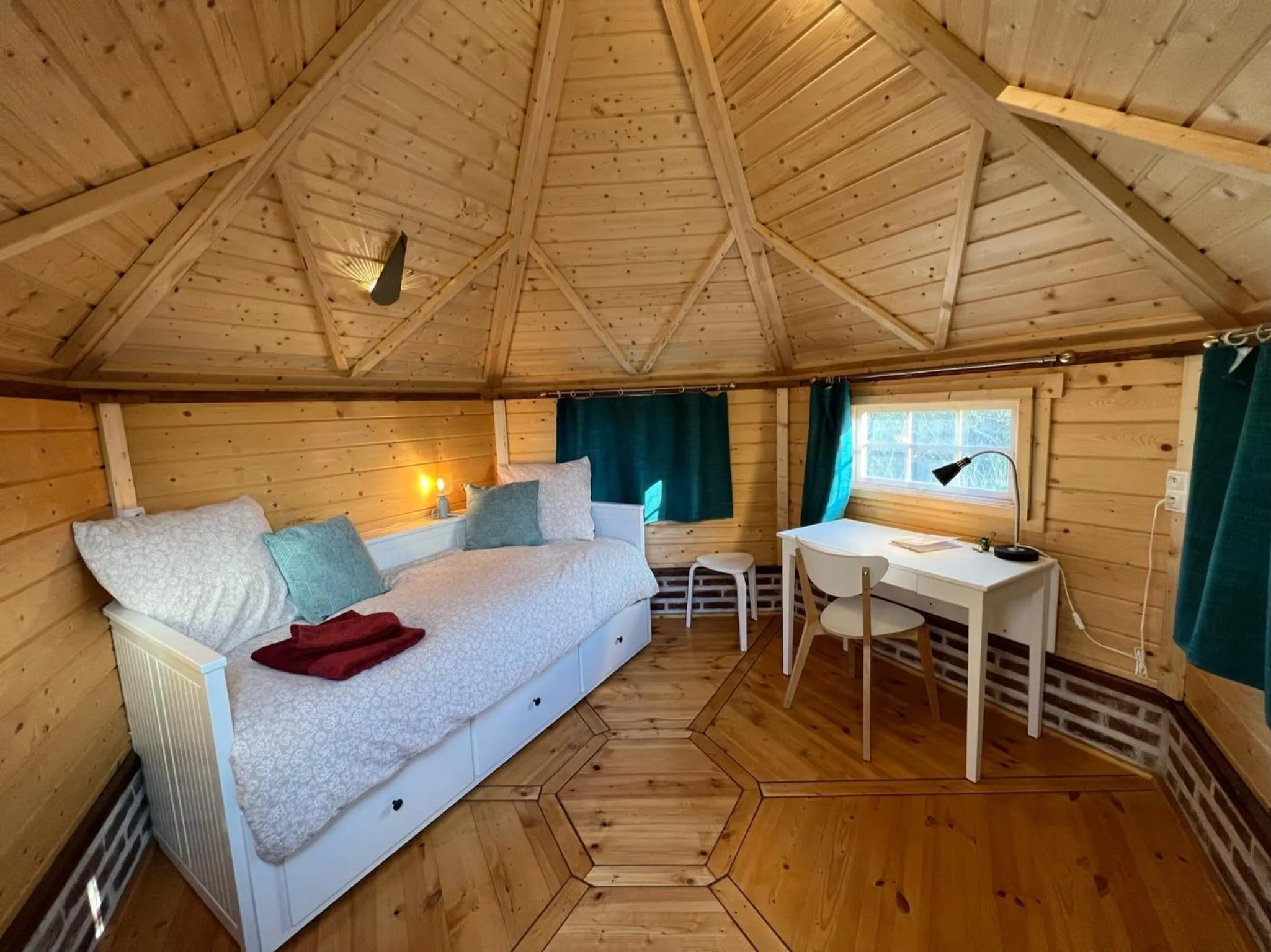 Photo of the whole room, Bed in Ô Saveur de l’Instant