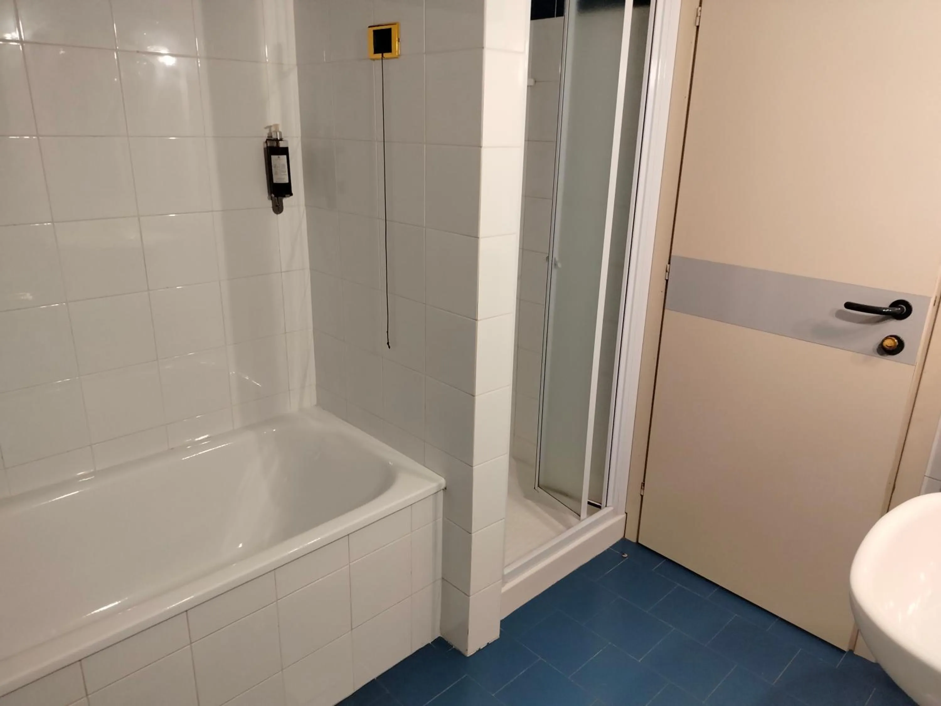 Shower in Hotel Centrale