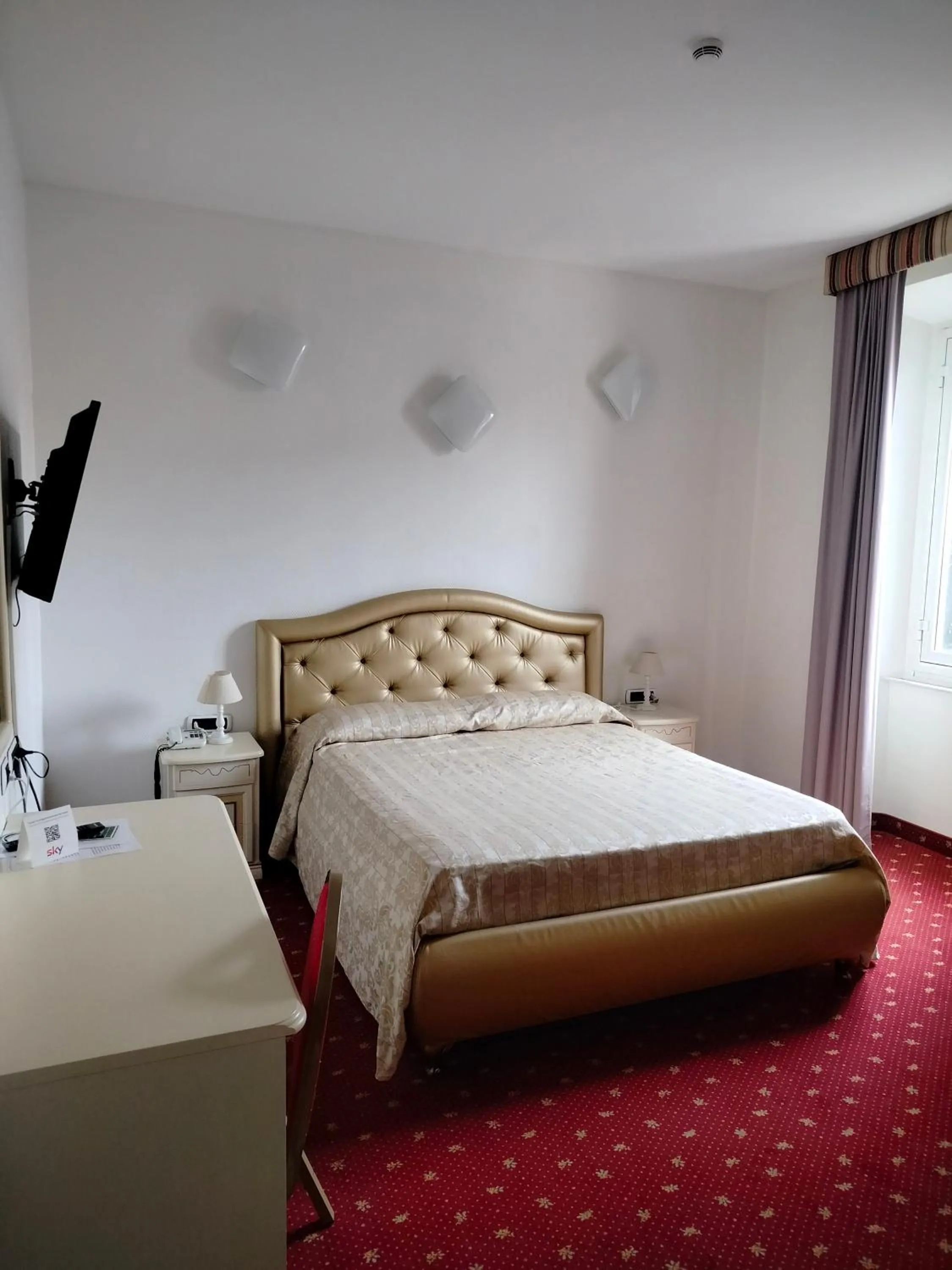 Bedroom, Bed in Hotel Centrale