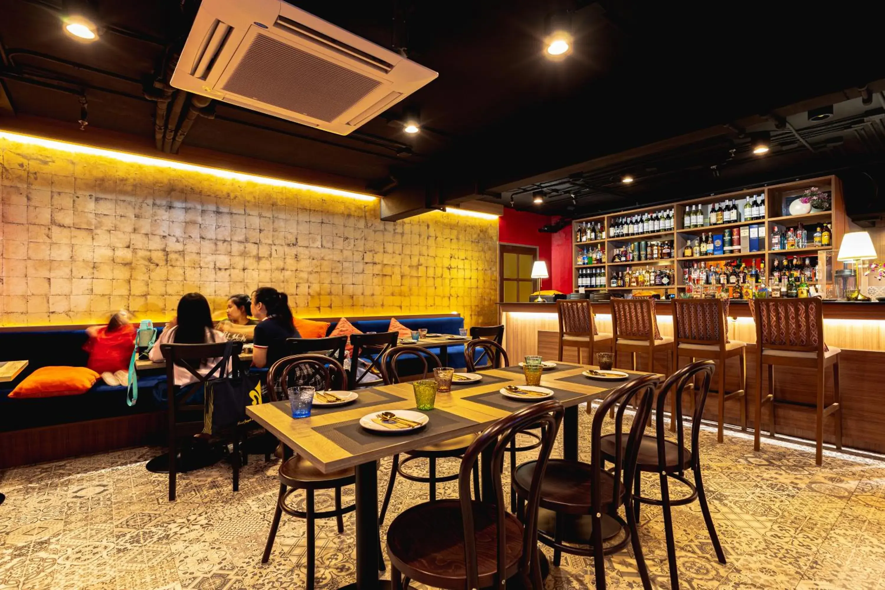 Restaurant/places to eat in Le Siam Hotel Silom Bangkok by PCL Restaurant/places to eat in Le Siam Hotel Silom Bangkok by PCL