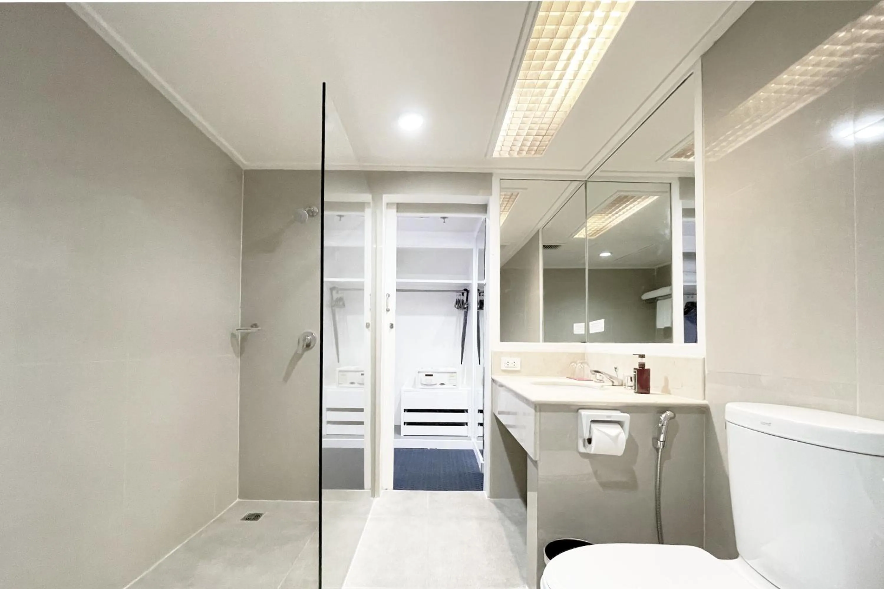 Shower in Le Siam Hotel Silom Bangkok by PCL