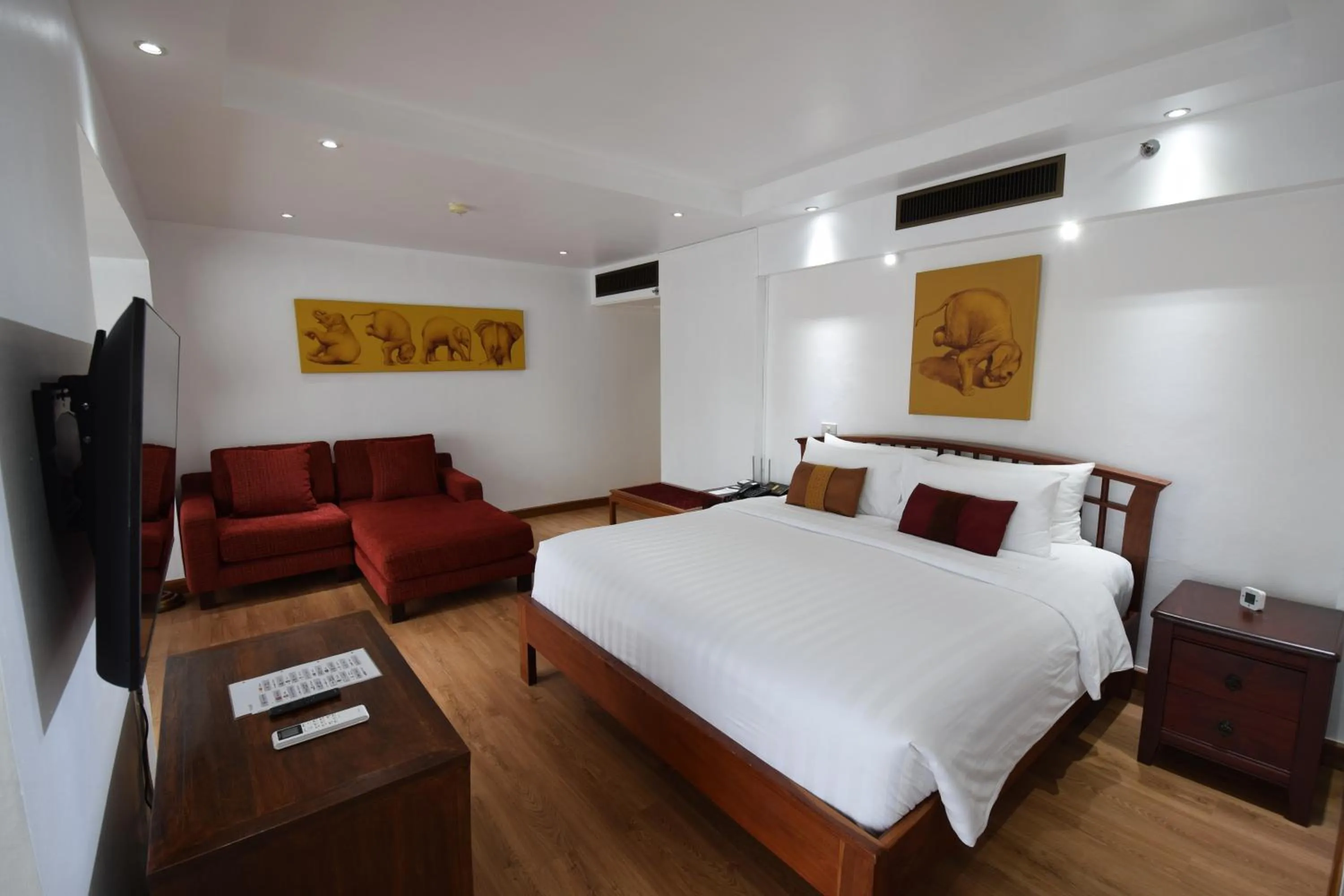 Bed in Le Siam Hotel Silom Bangkok by PCL