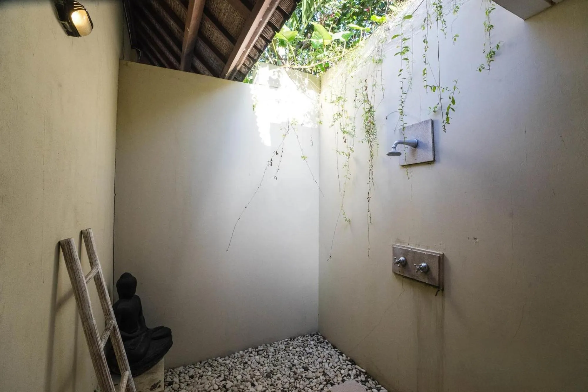 Shower in Villa Diana Bali