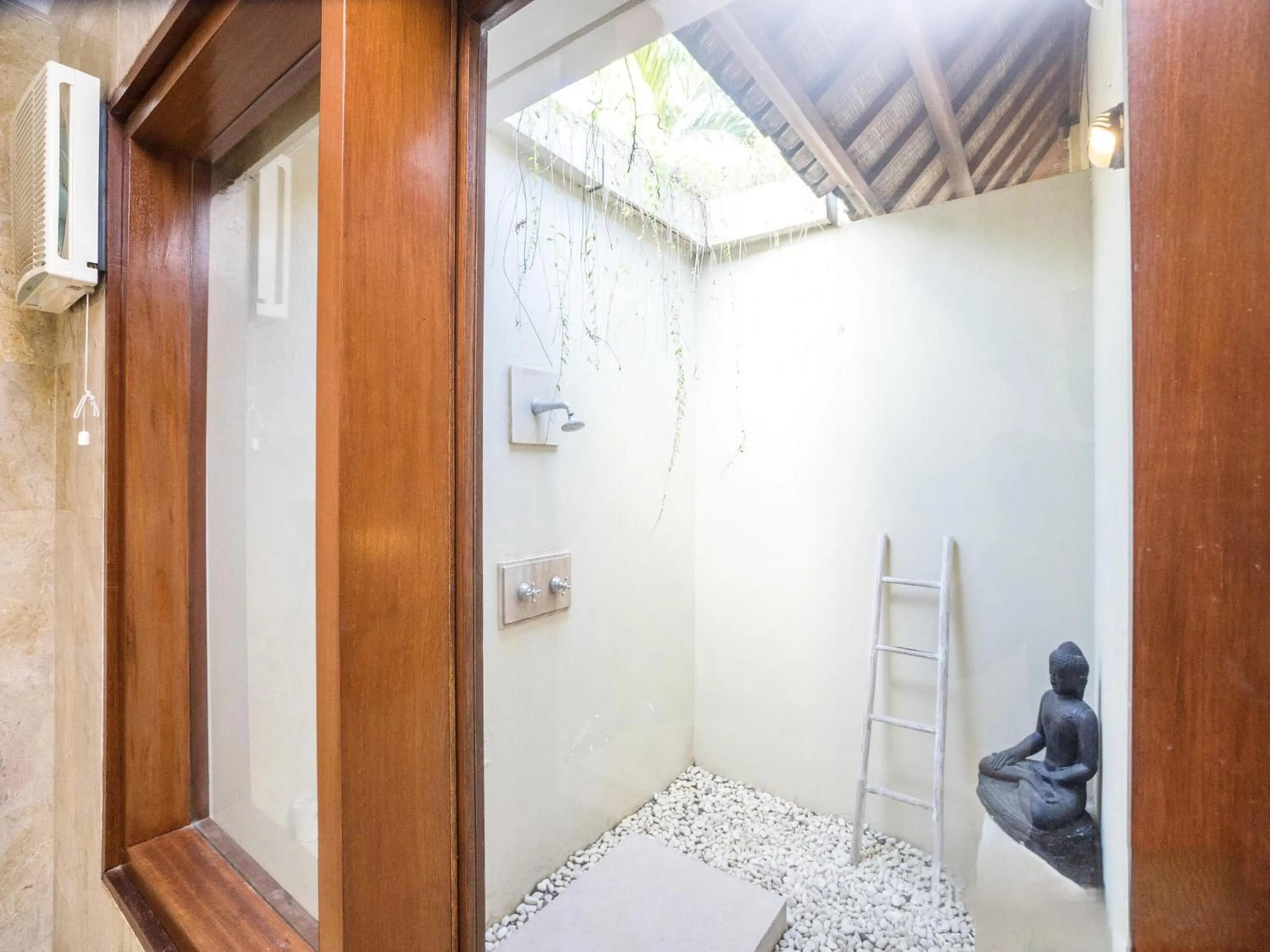 Shower in Villa Diana Bali